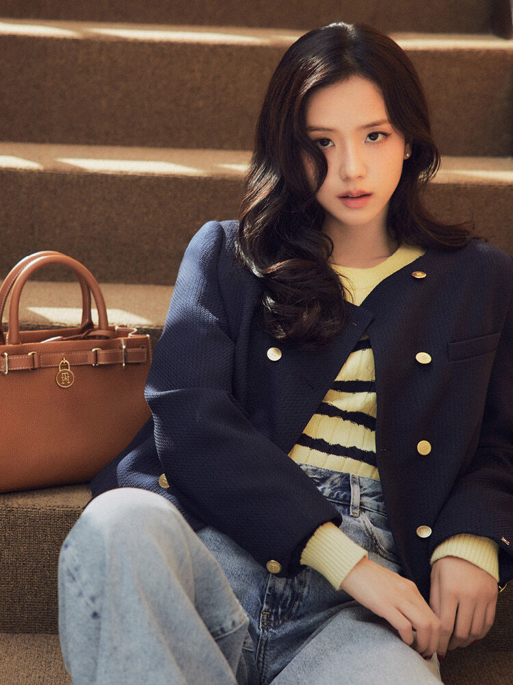 Tommy Hilfiger 重新演繹 JISOO的冬季精選