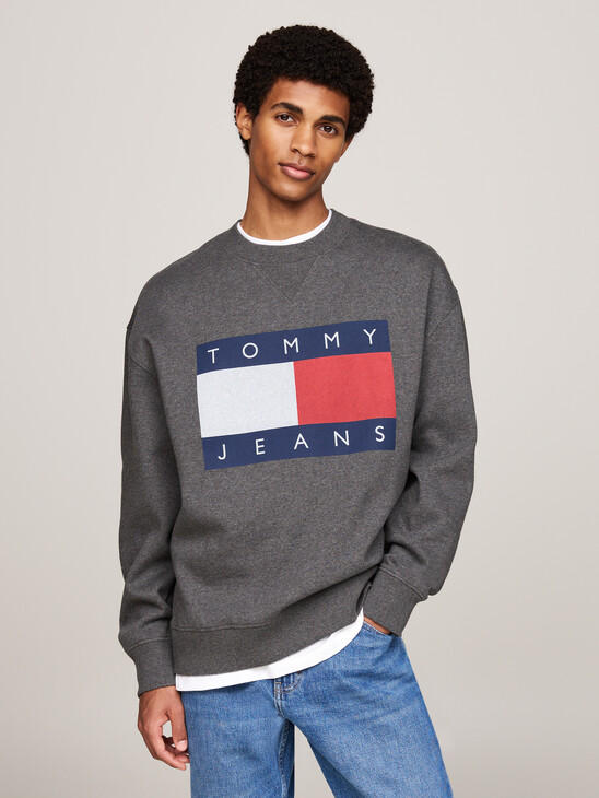 Tommy Flag Badge Relaxed Sweatshirt