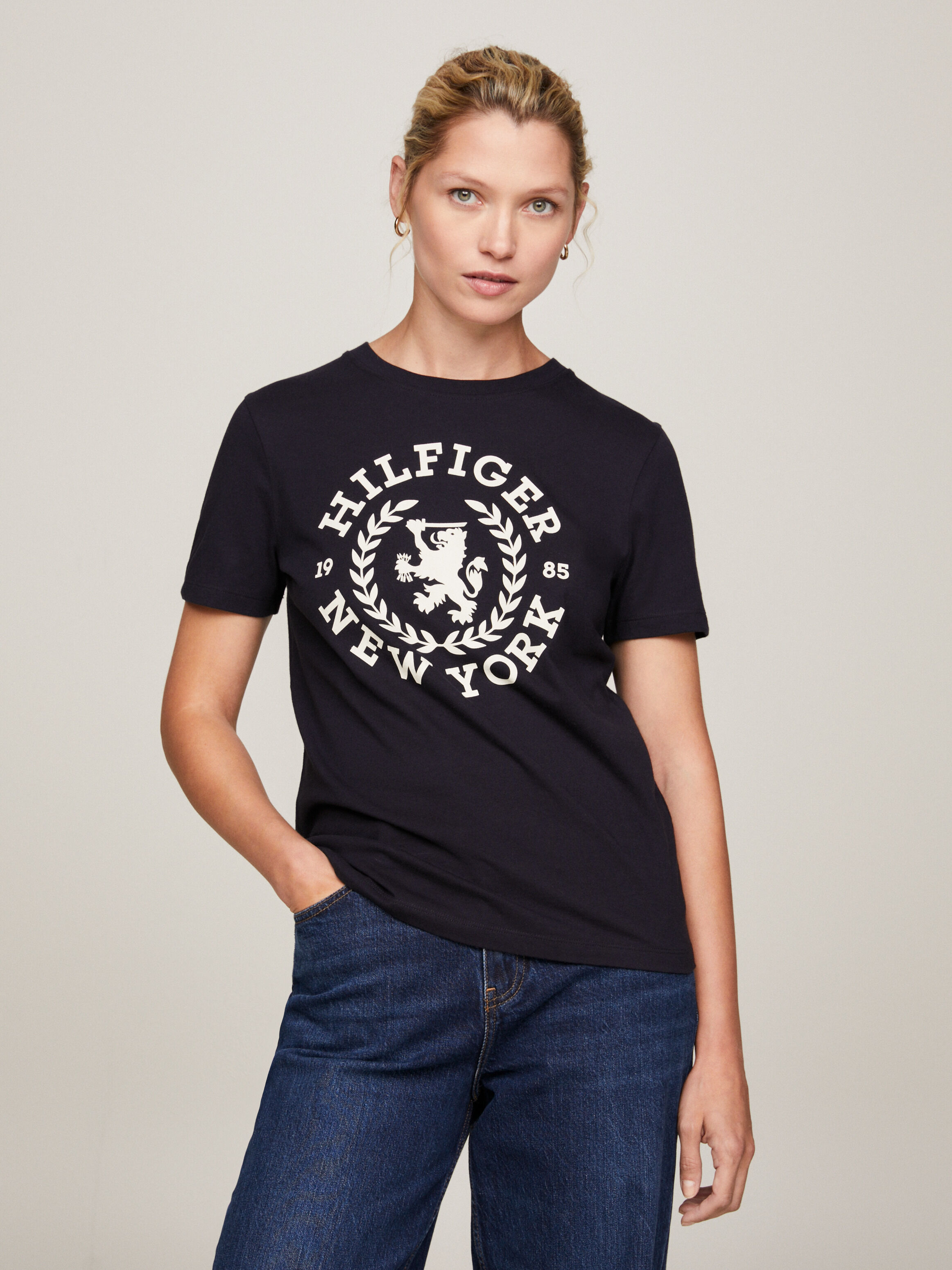 Tommy crest crew top