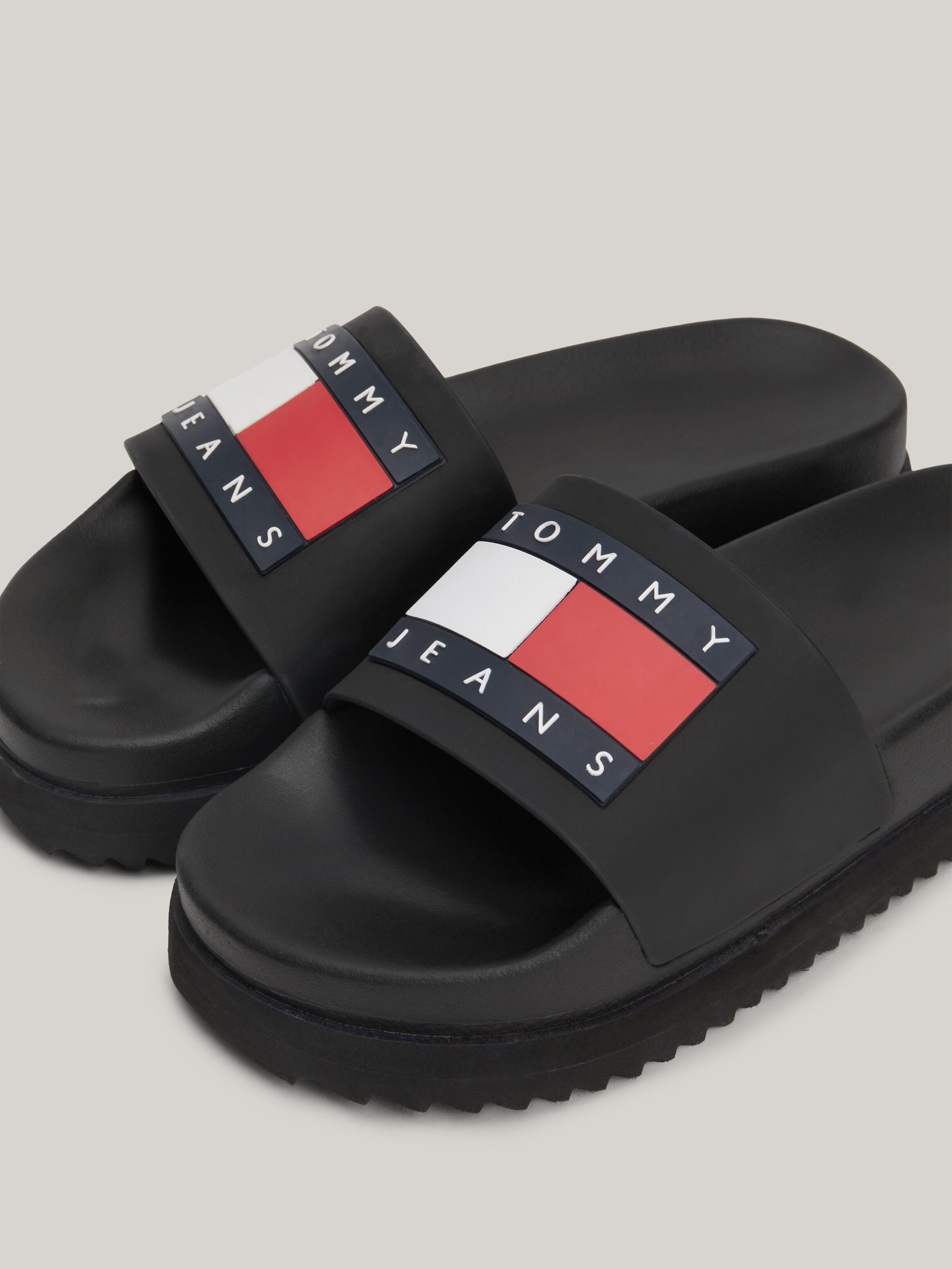 Tommy jean sliders deals