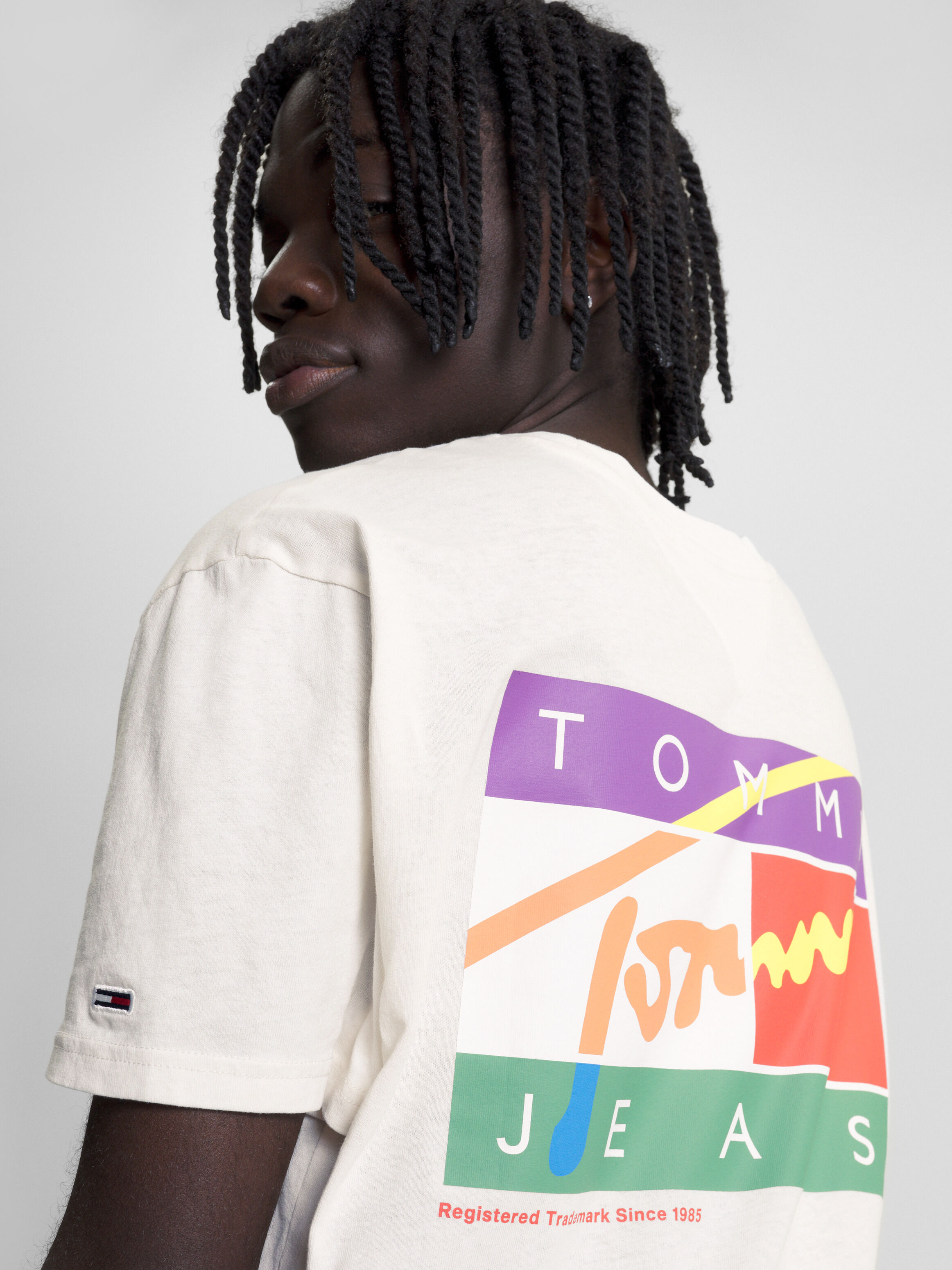 Tommy jeans deals t shirt rainbow