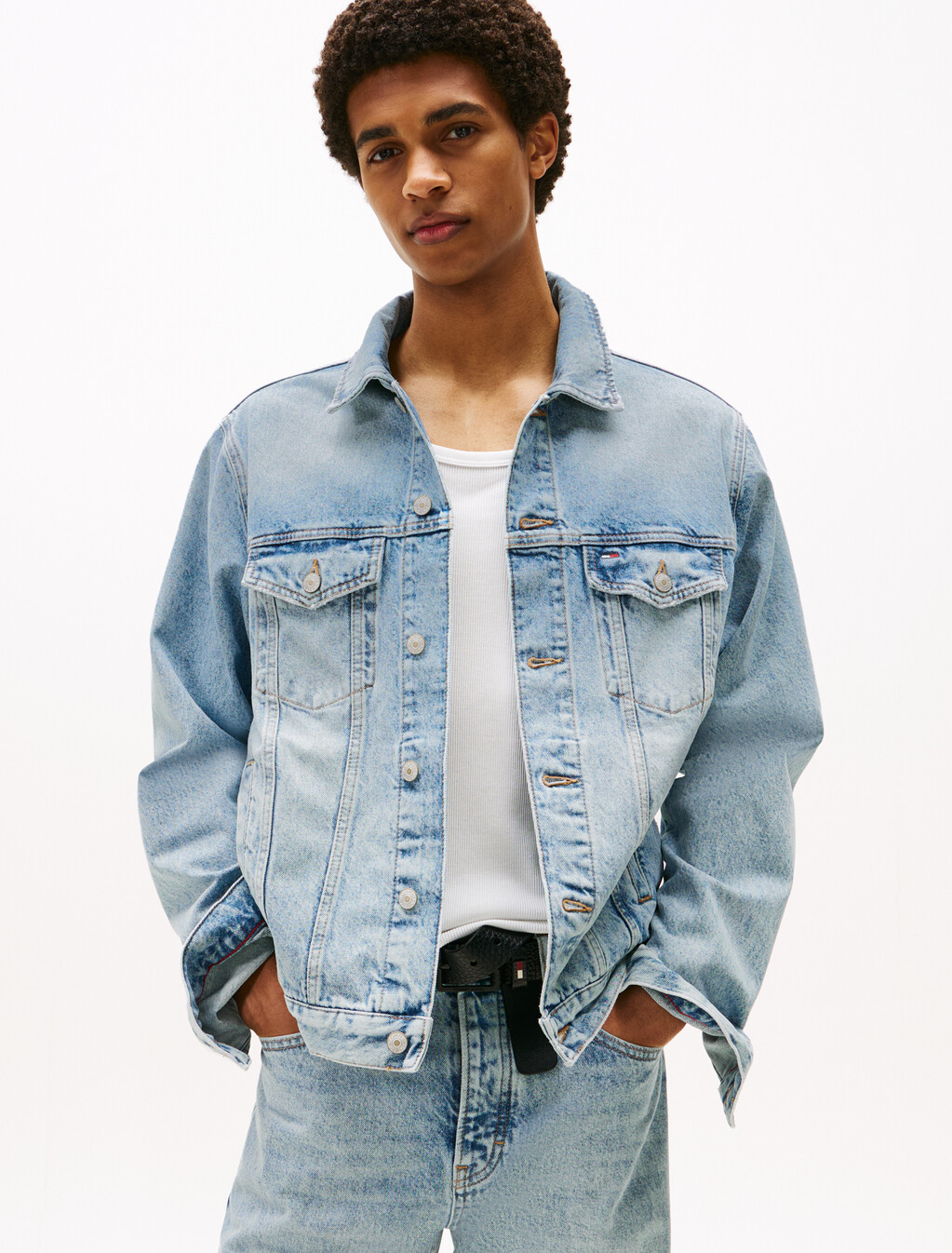 Tommy Flag Denim Trucker Jacket, Denim Mid Light Blue, hi-res
