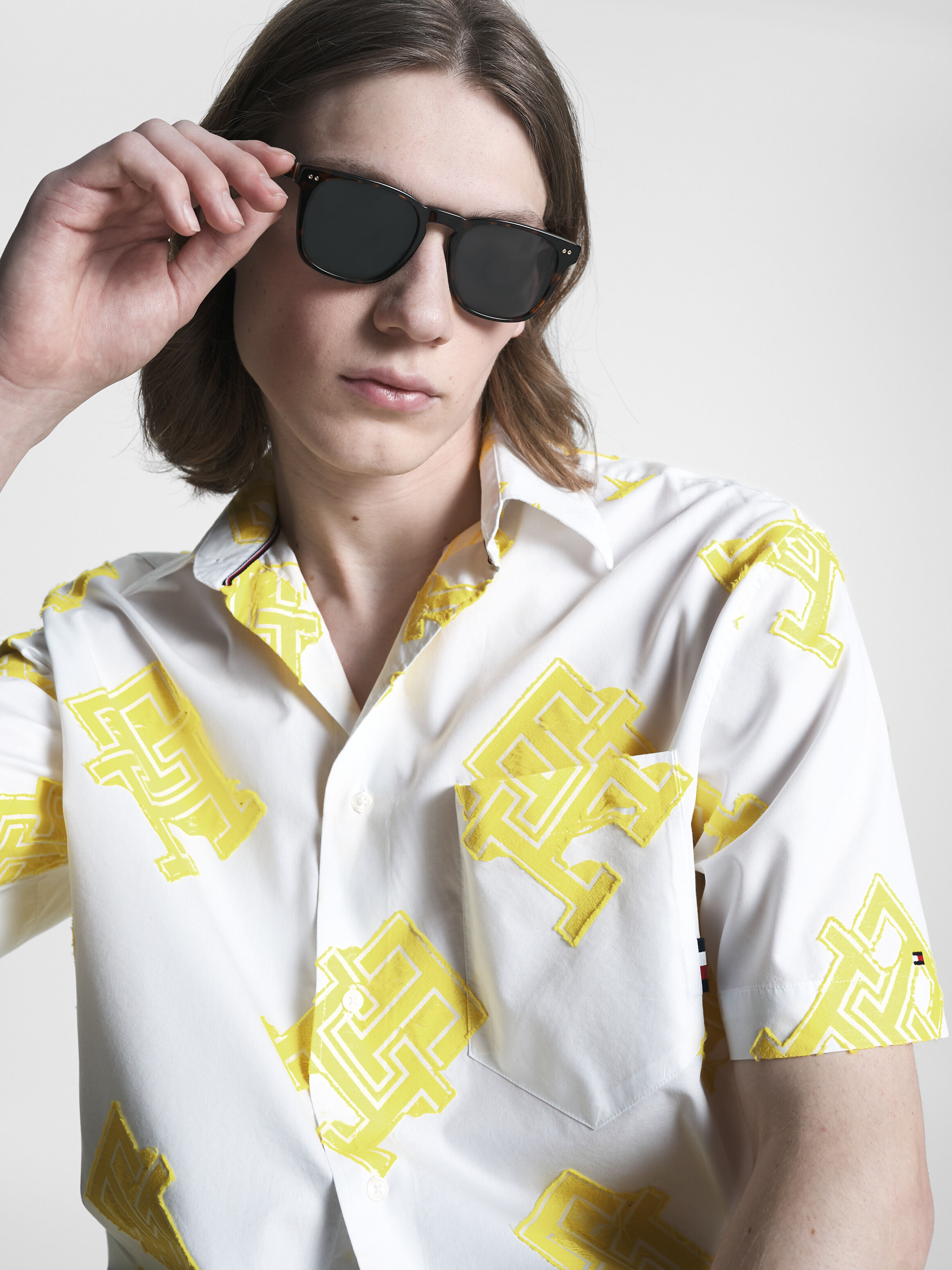 Levi's x stranger things women's el aztec online shirt yellow
