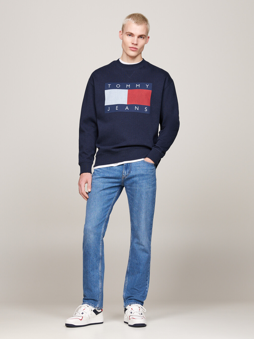 Tommy Flag Badge Relaxed Sweatshirt, Dark Night Navy Melange, hi-res