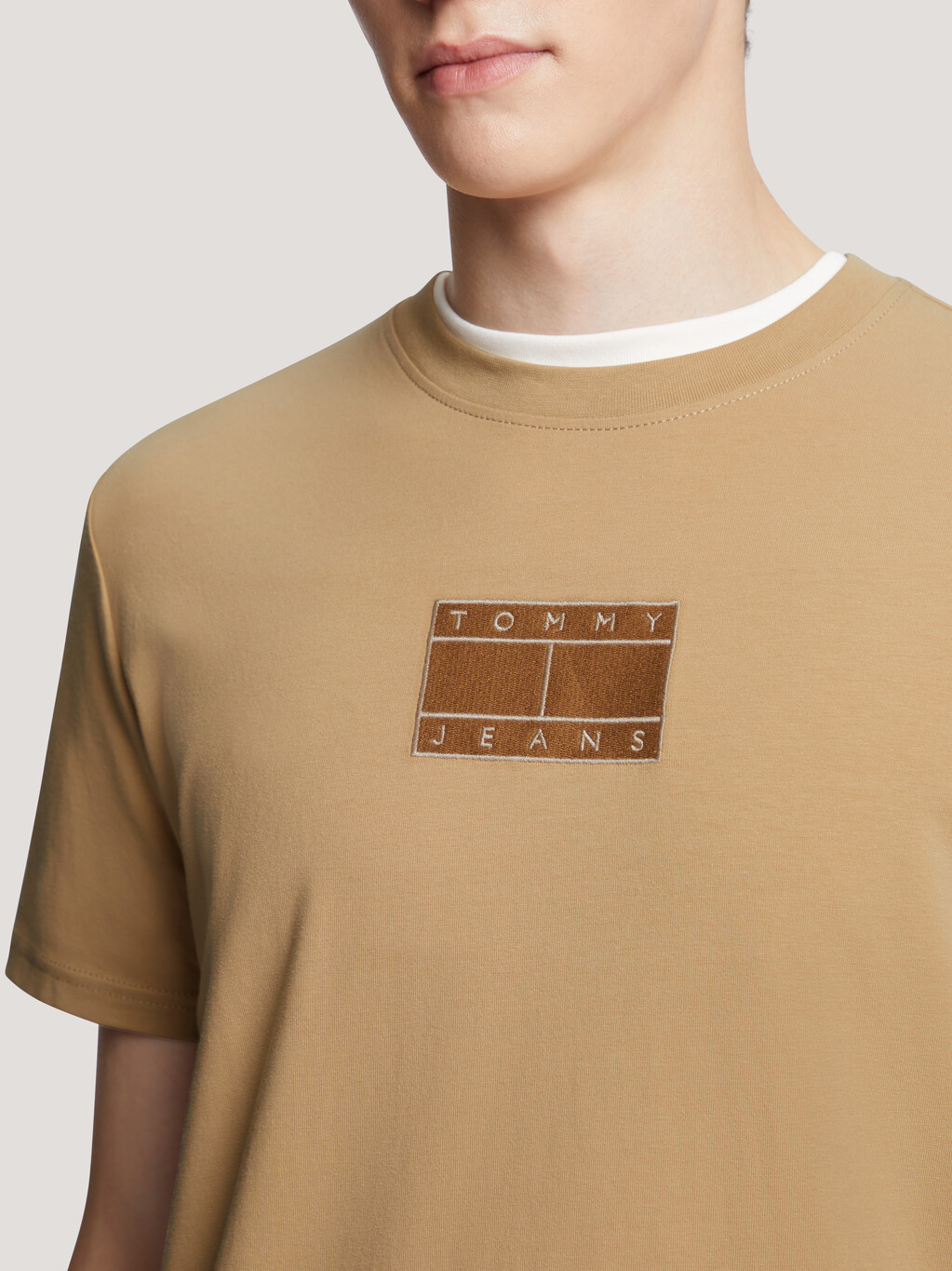 旗幟刺繡標準版型 T 恤, Tawny Sand, hi-res