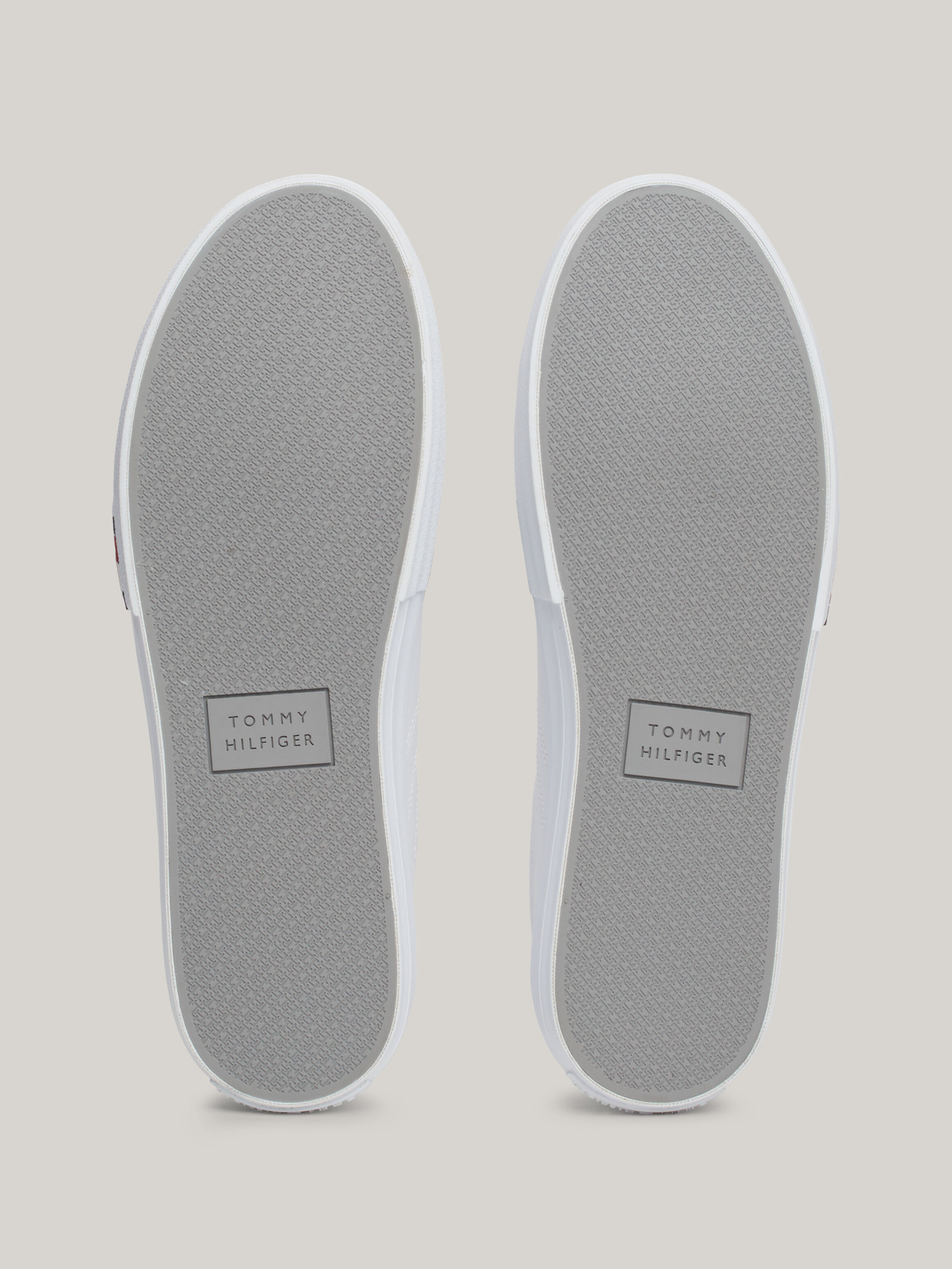 Tommy hilfiger lightweight leather sneaker outlet