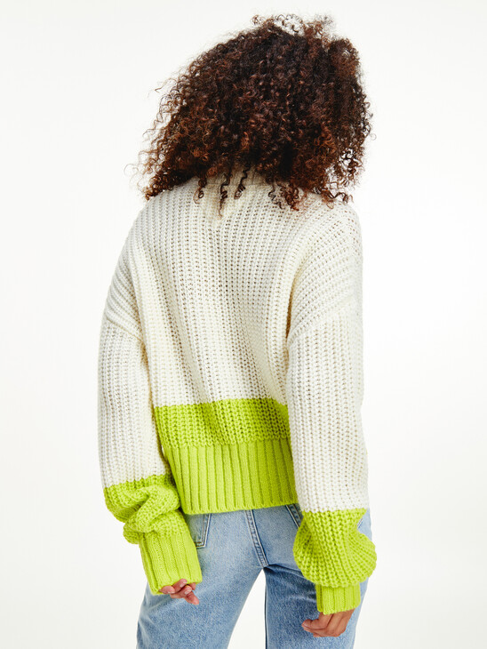 CONTRAST HEM CABLE KNIT PULLOVER