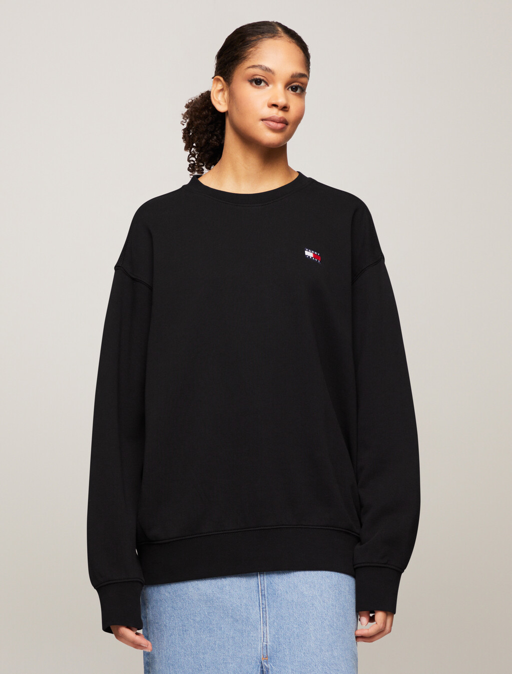 Relaxed Logo Badge Sweatshirt, Black, hi-res