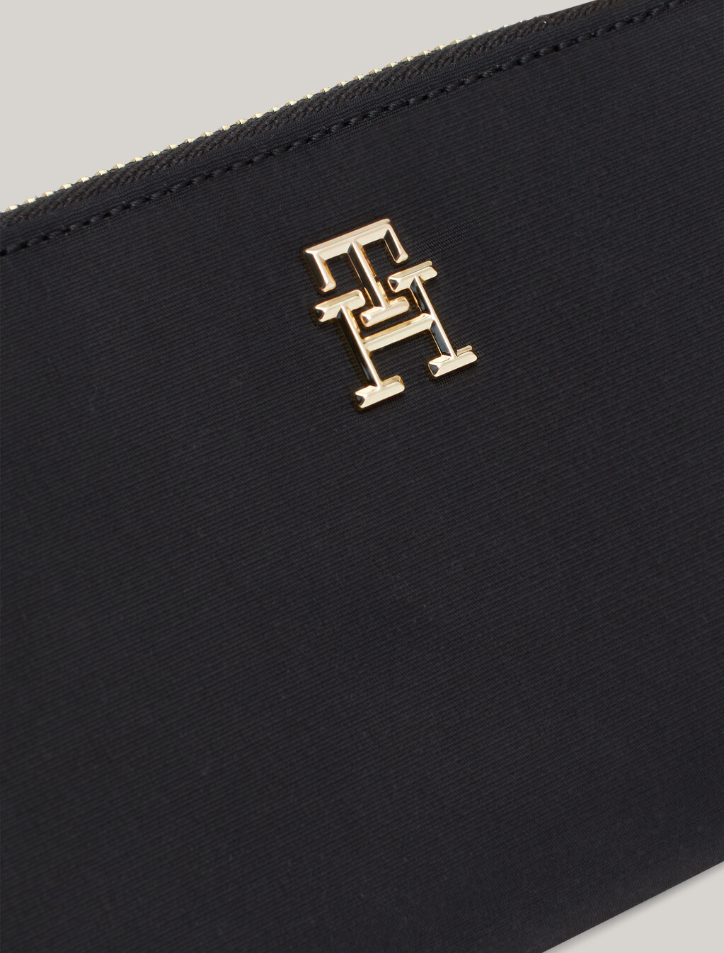 TH Monogram全拉鍊大型銀包, Black, hi-res
