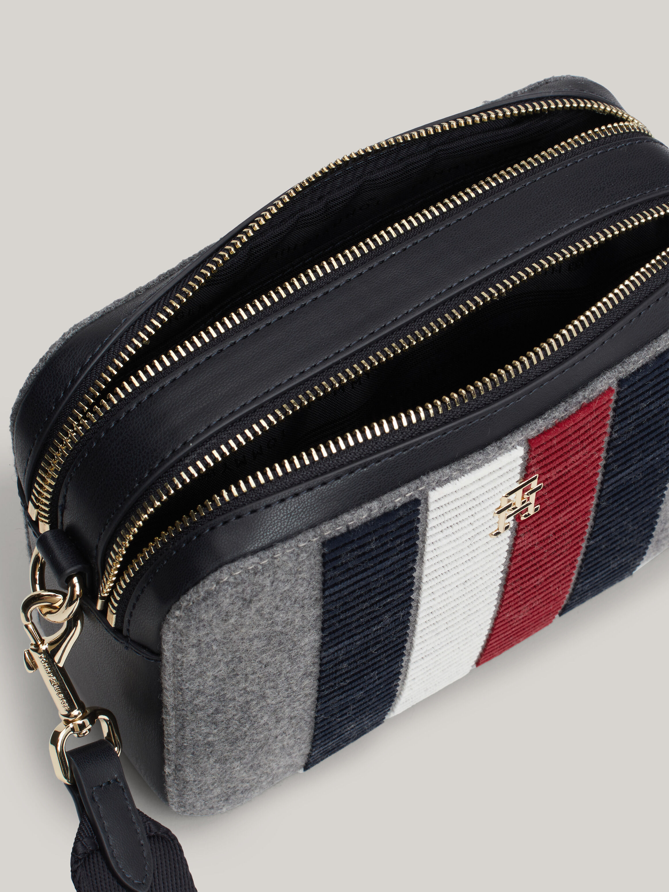 Crossbody tommy hilfiger bag discount