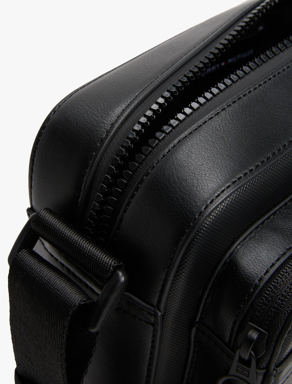 Foundation Horizontal Reporter Bag, Black, hi-res