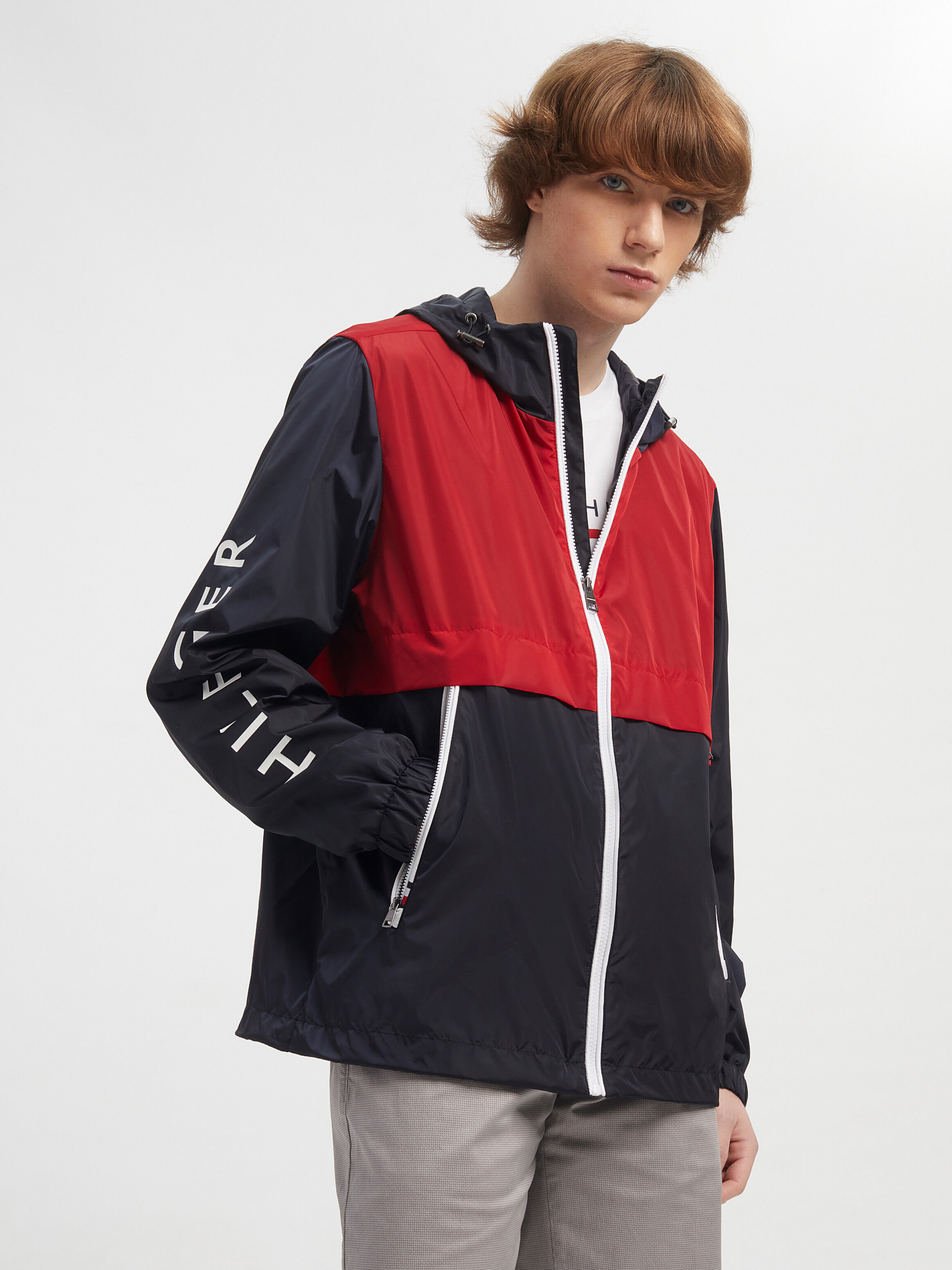 Swoosh colorblock zip best sale front hooded jacket