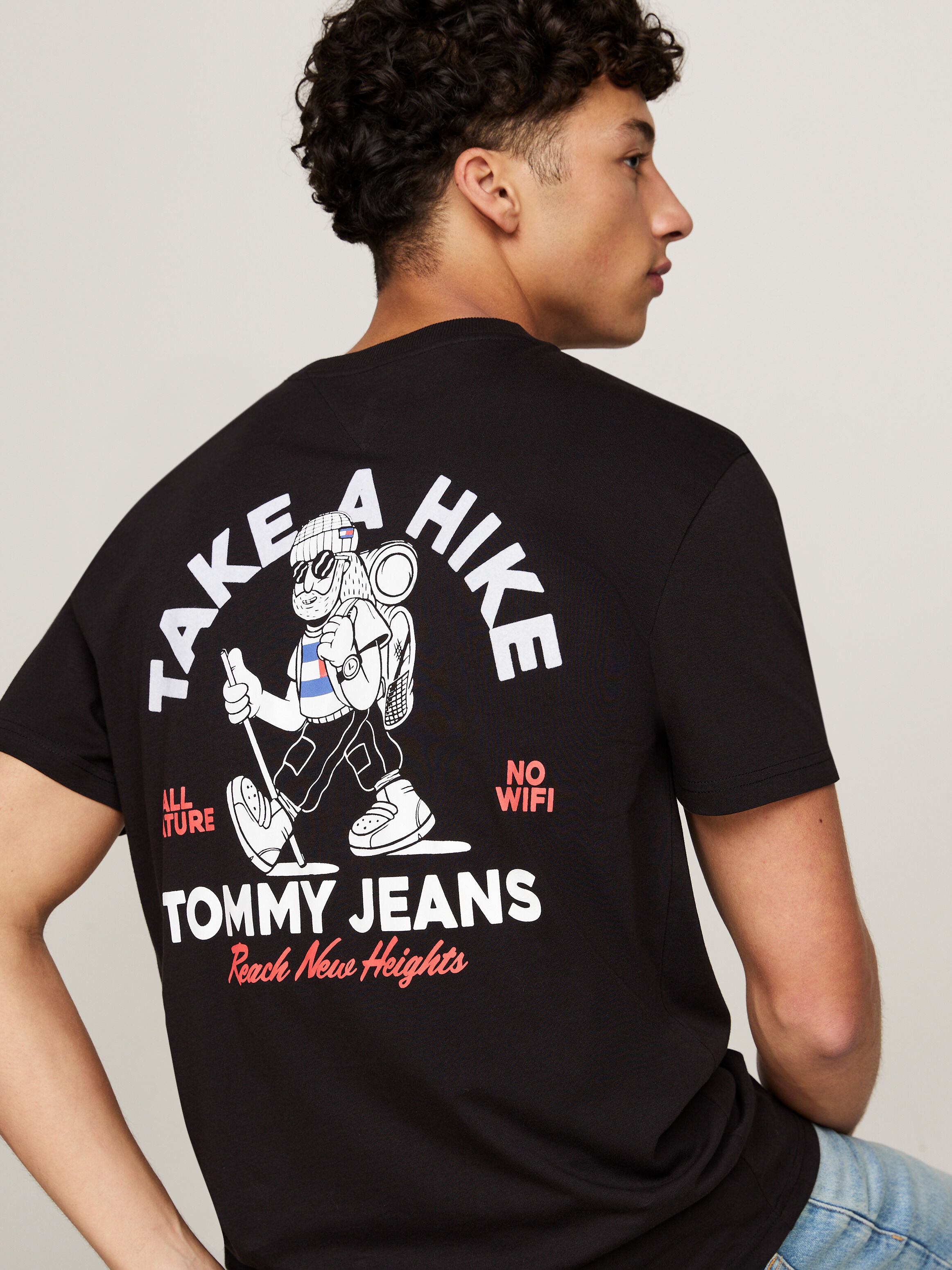 Tommy hilfiger graphic tees hot sale