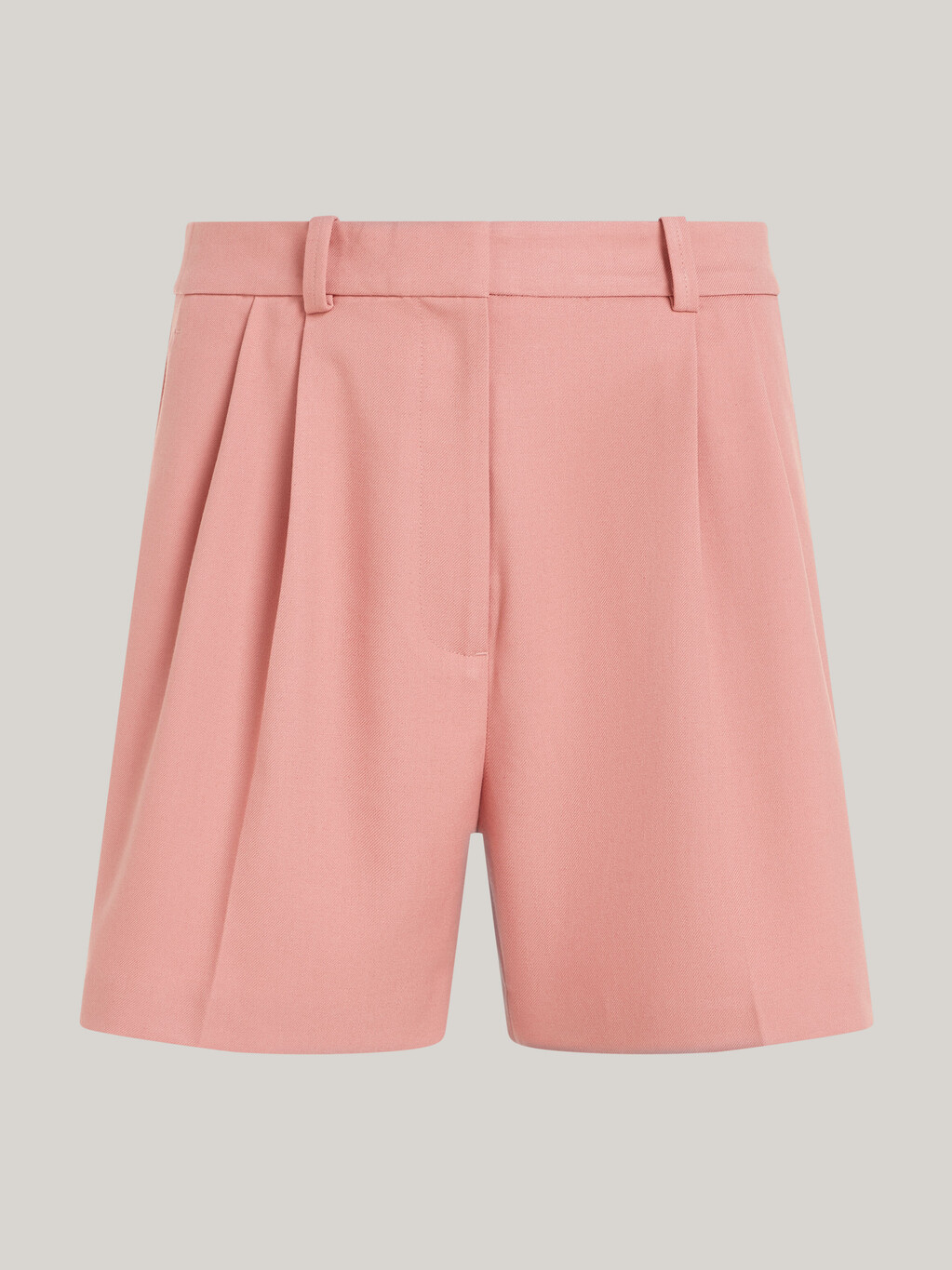 TH Monogram Pleated Mid Rise Chino Shorts, Teaberry Blossom, hi-res