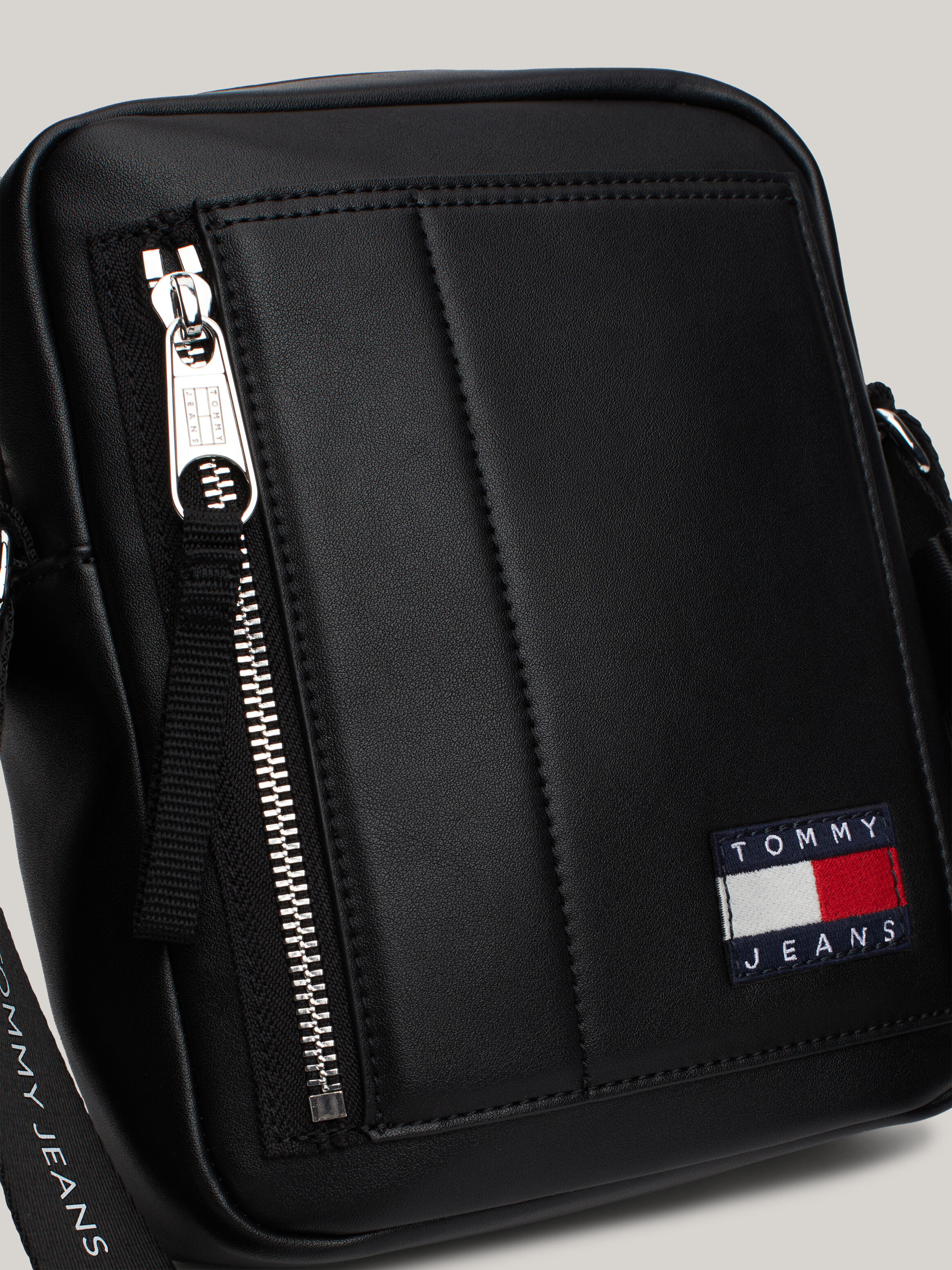 Tommy hilfiger black crossbody bag cheap