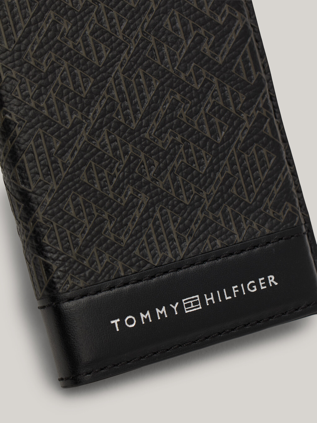 TH Monogram Credit Card Holder, Black, hi-res