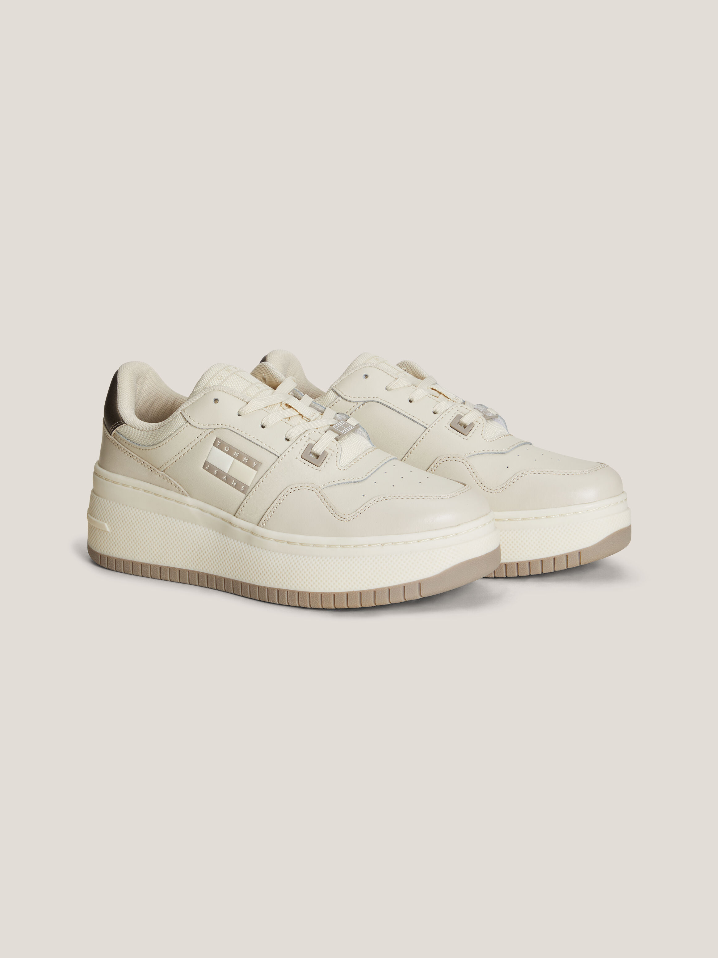 Tommy hilfiger flatform trainers on sale