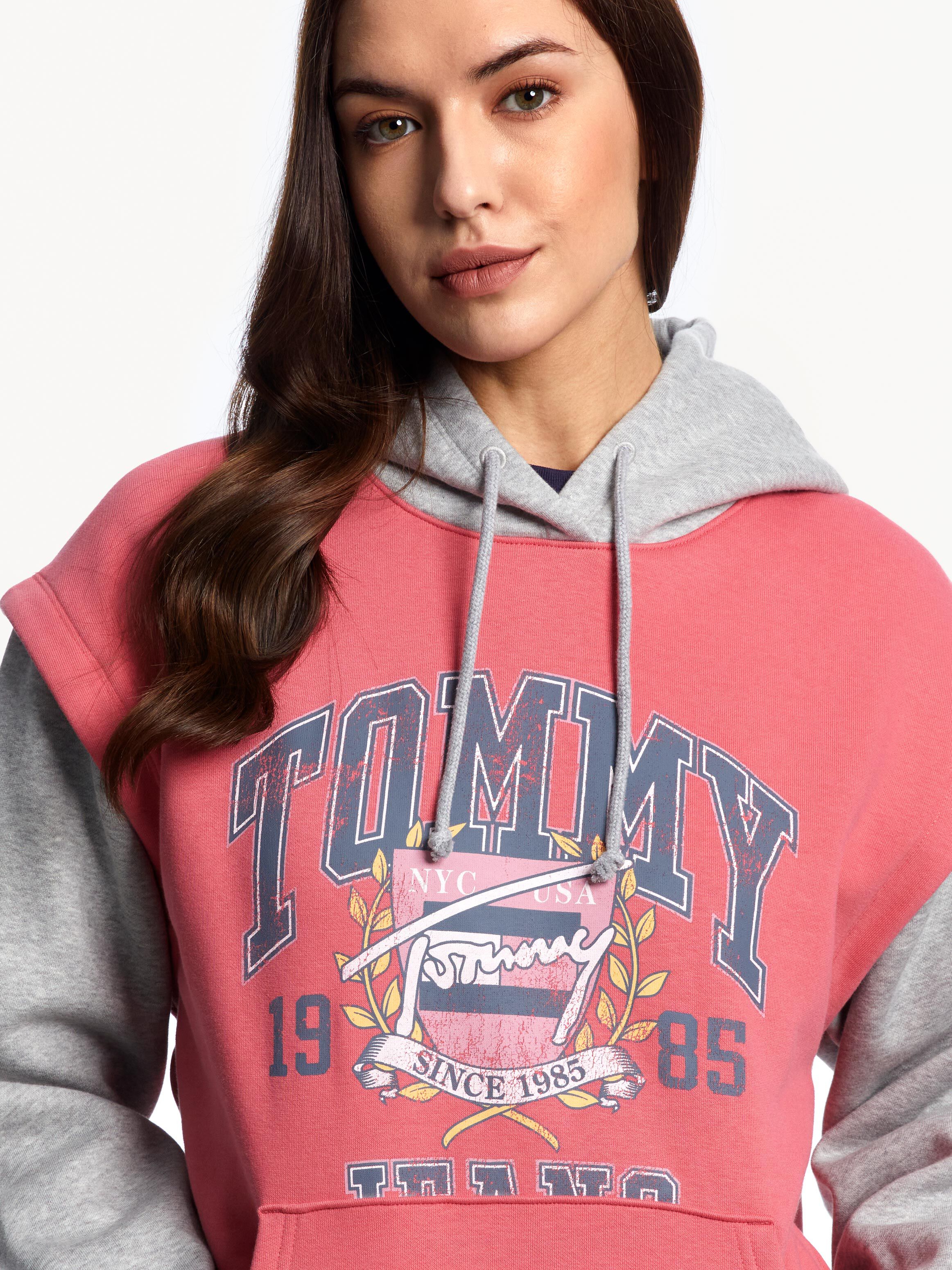 tommy hilfiger cropped hoodie