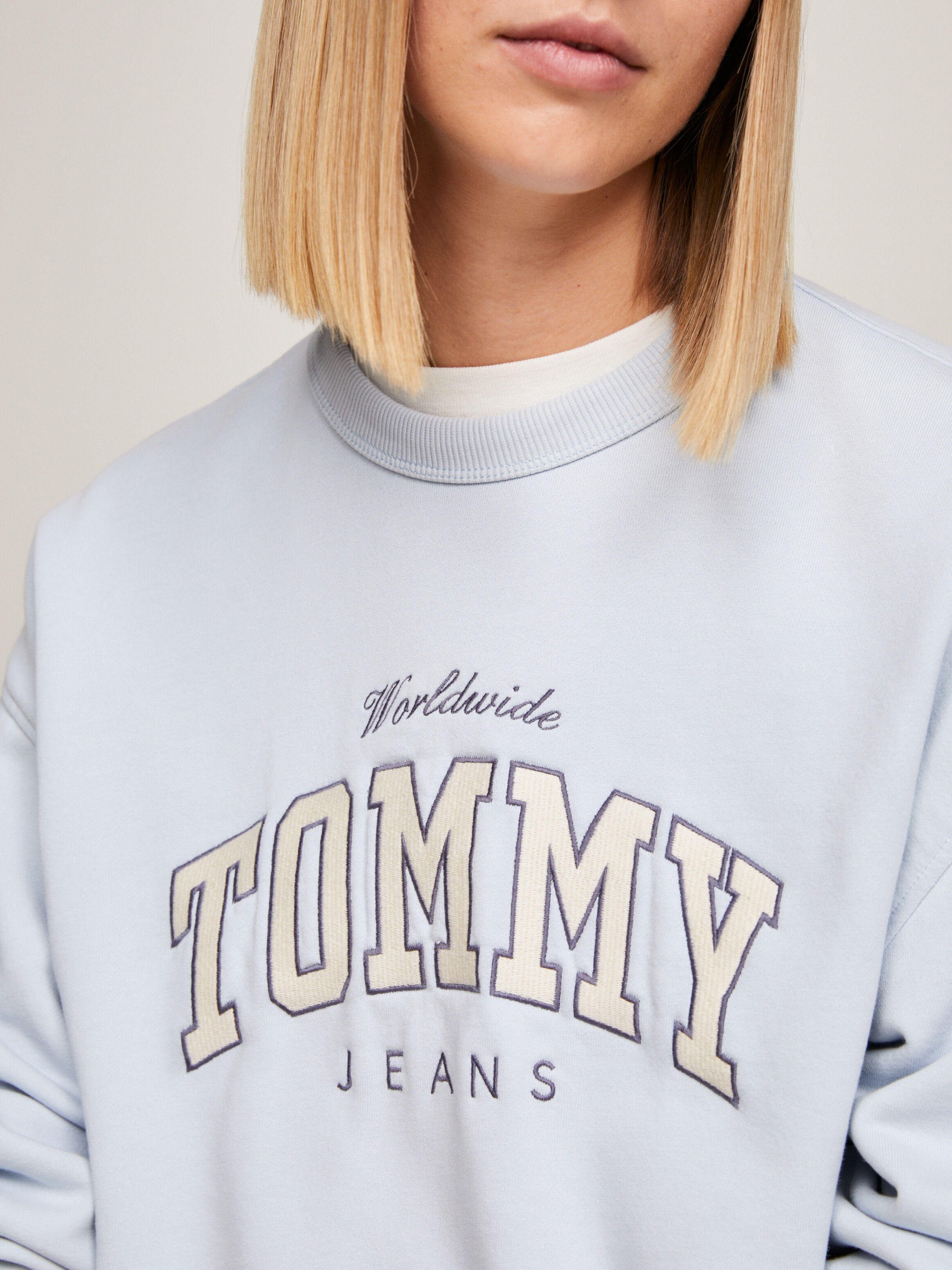 Tommy jeans relaxed 2025 fit sweatshirt