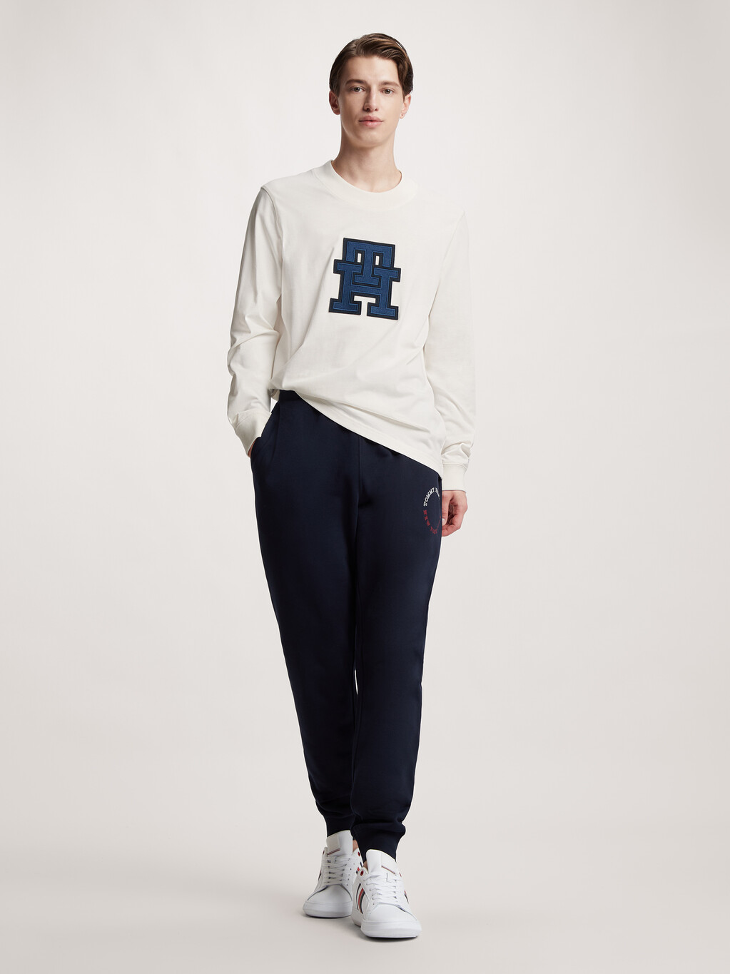 Th Monogram Applique Sweatshirt, Ancient White, hi-res