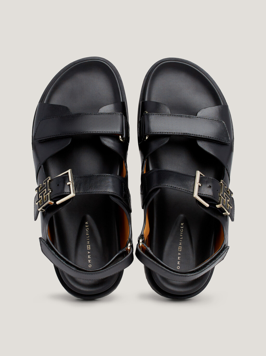 TH Monogram 鉤環皮革涼鞋, Black, hi-res