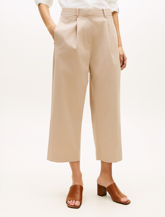 Asia Fit Barrel Pleated Cropped Pant