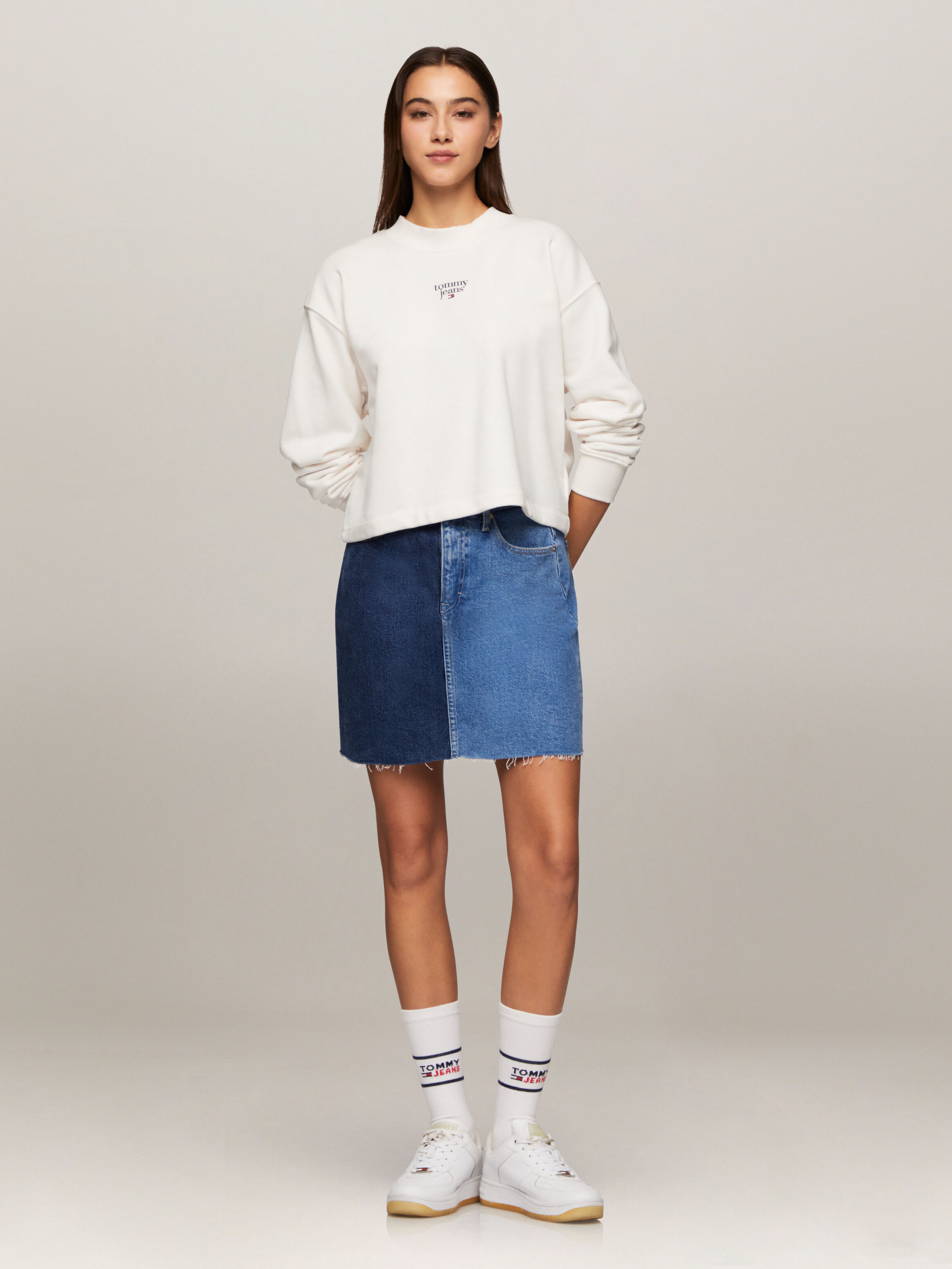 Tommy hilfiger cropped sweatshirts discount
