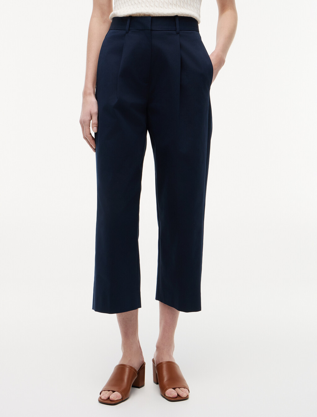Asia Fit Barrel Pleated Cropped Pant, Dark Night Navy, hi-res