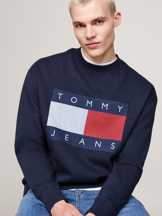 Tommy Flag Badge Relaxed Sweatshirt