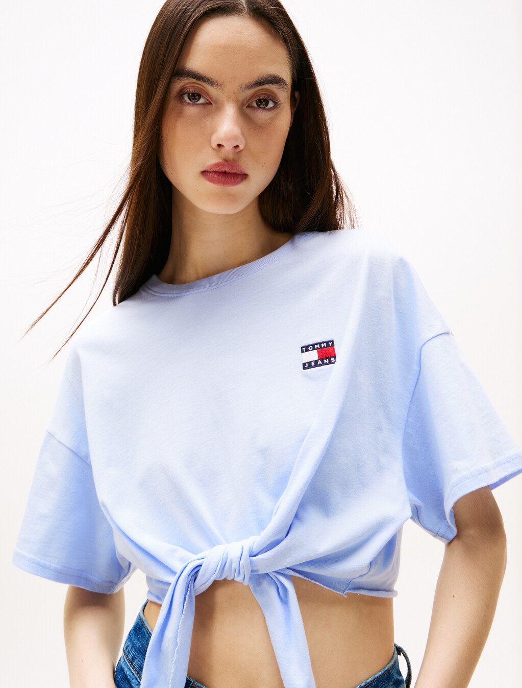 Tommy Badge Cropped Knot T-Shirt, Sweet Blue, hi-res
