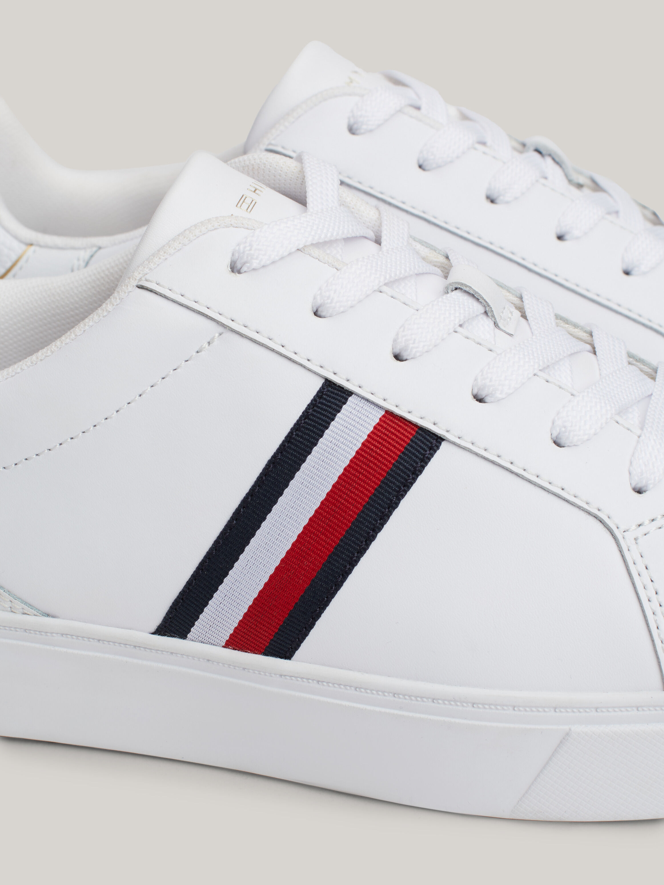 Tommy hilfiger essential signature trainers hotsell