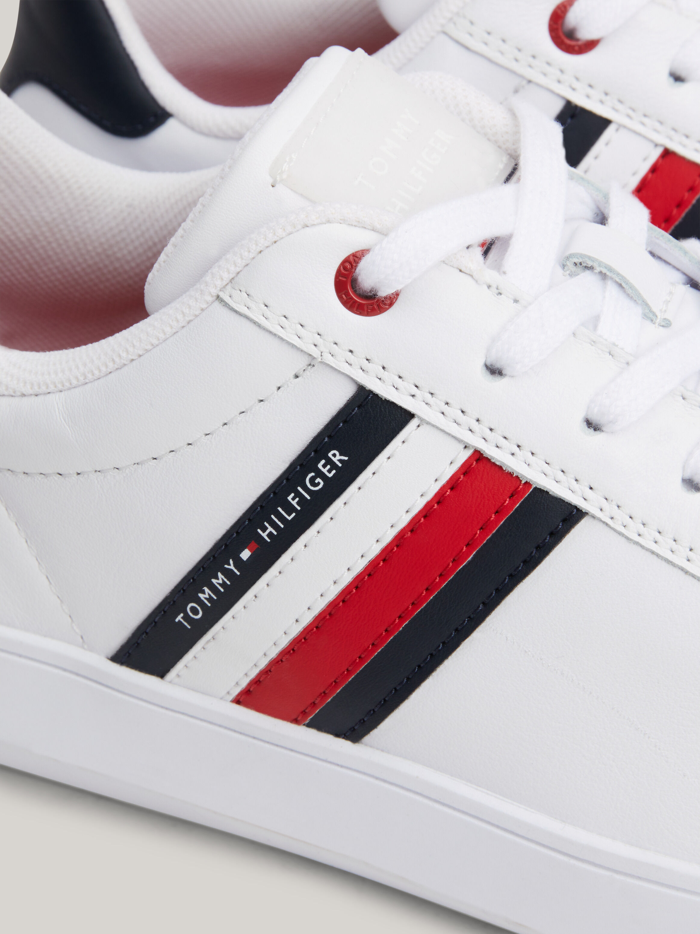 Tommy hilfiger essential trainers discount