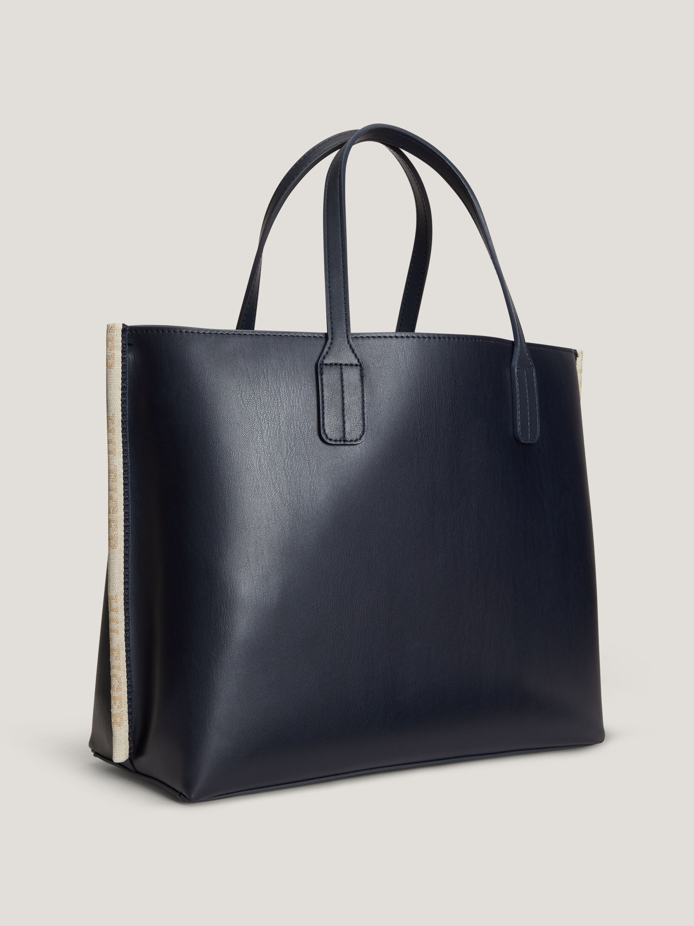Tommy hilfiger top leeds satchel