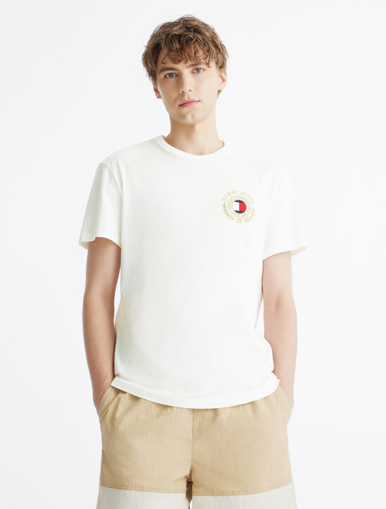 Tommy 徽章 T 恤