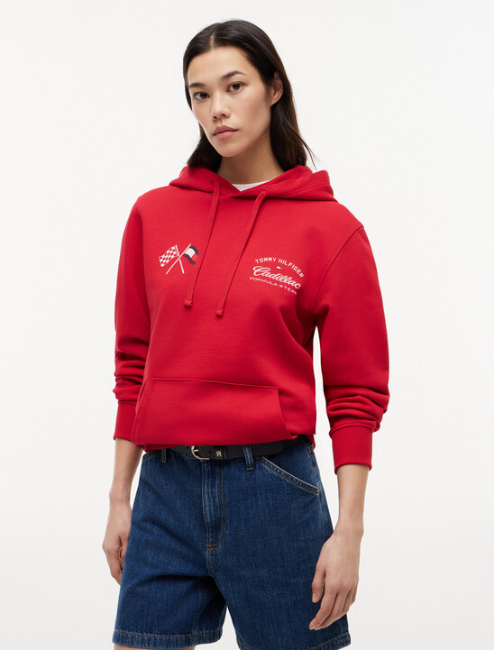 TH x Cadillac Formula 1&reg; 車隊後背圖案連帽衫