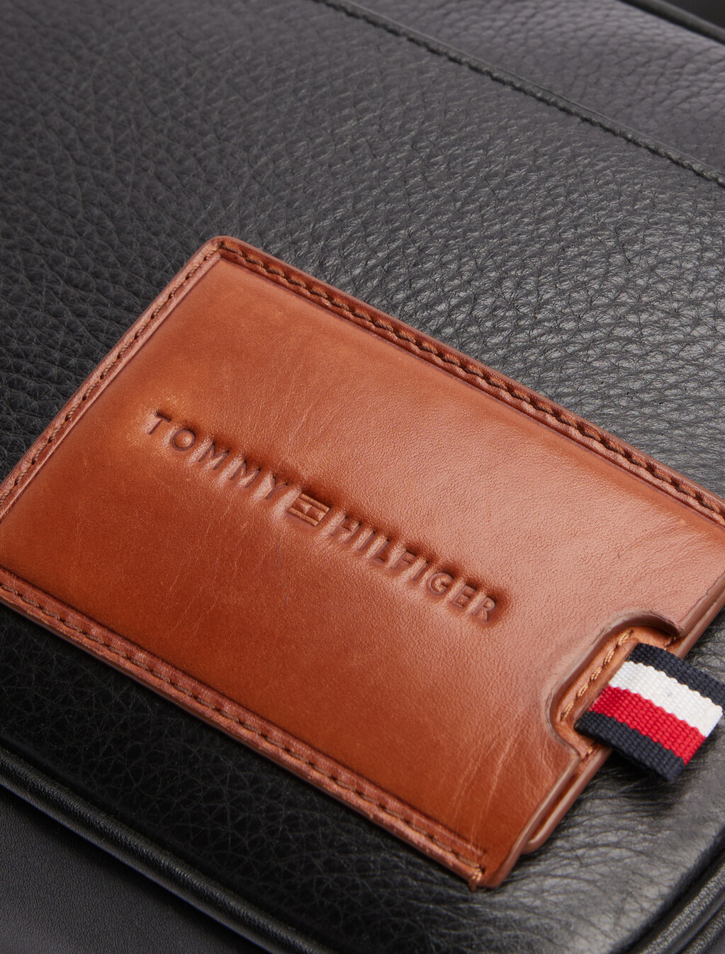 Pebble Grain Leather Reporter Bag, Black, hi-res