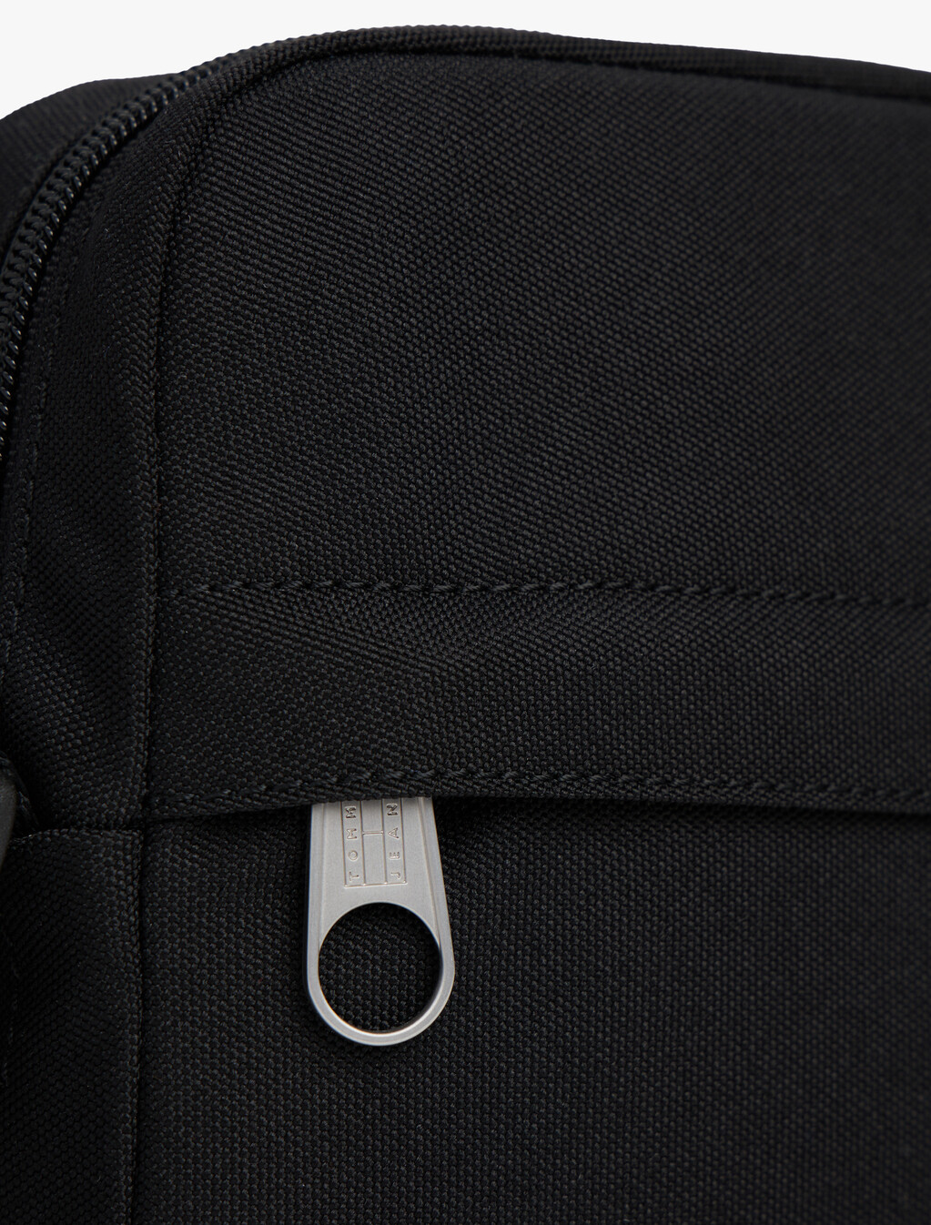 Essential 標誌斜肩記者包, Black, hi-res