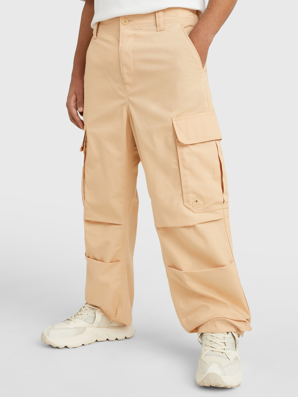 Tommy Jeans AIDEN BAGGY PANT - Cargo trousers - avalon green/olive