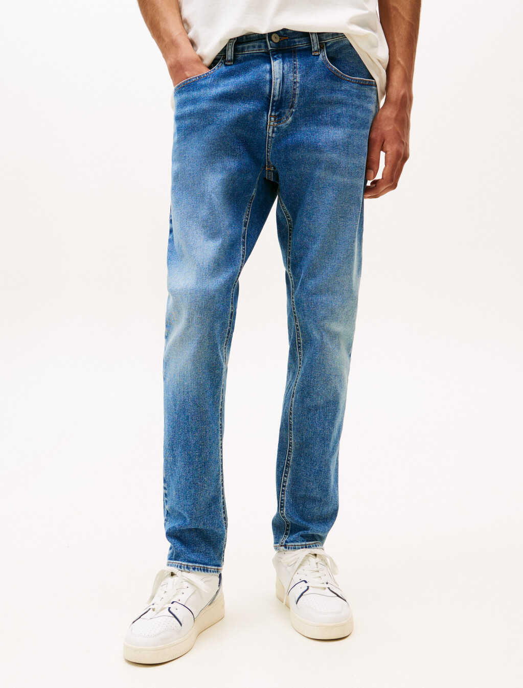 Austin 修身窄口牛仔褲, Denim Medium, hi-res