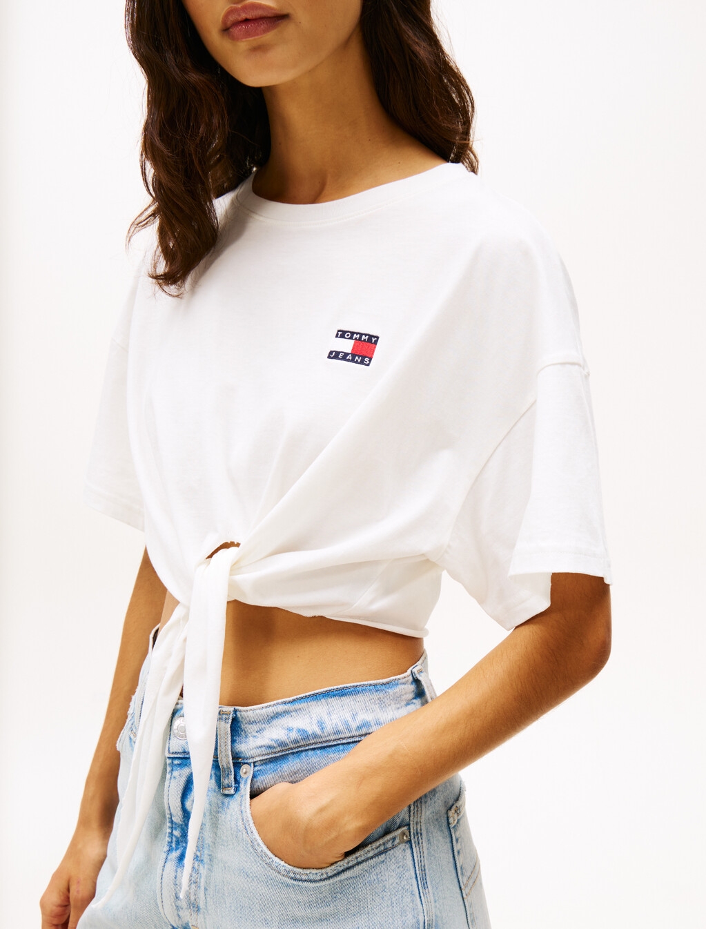 Tommy Badge Cropped Knot T-Shirt, Ecru, hi-res
