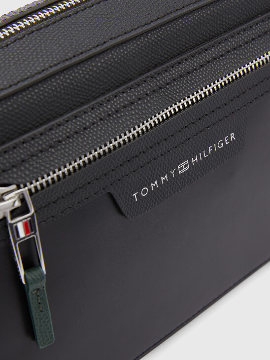 TOMMY HILFIGER BUSINESS SMALL LEATHER REPORTER BAG