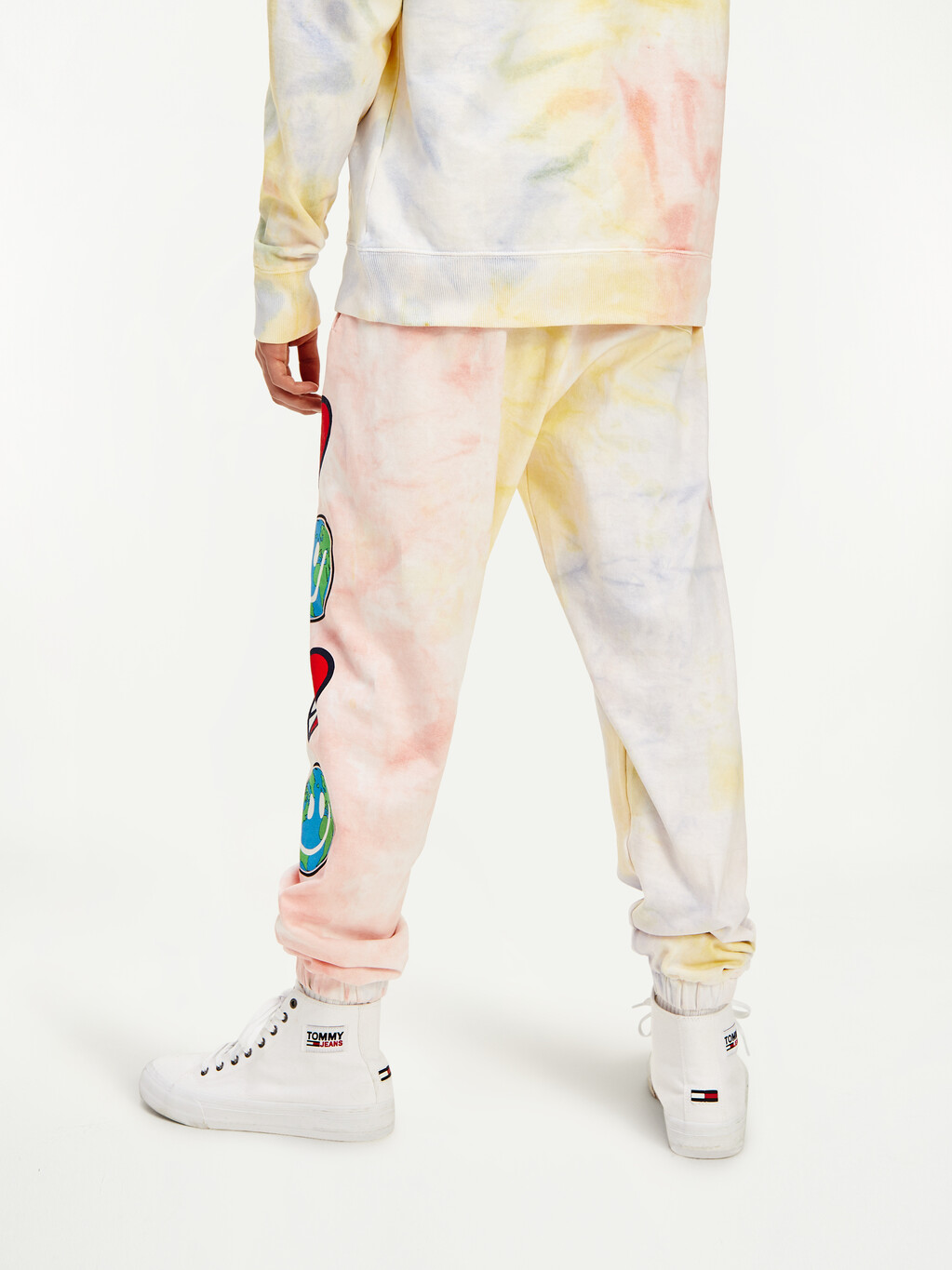 pink joggers and hoodie