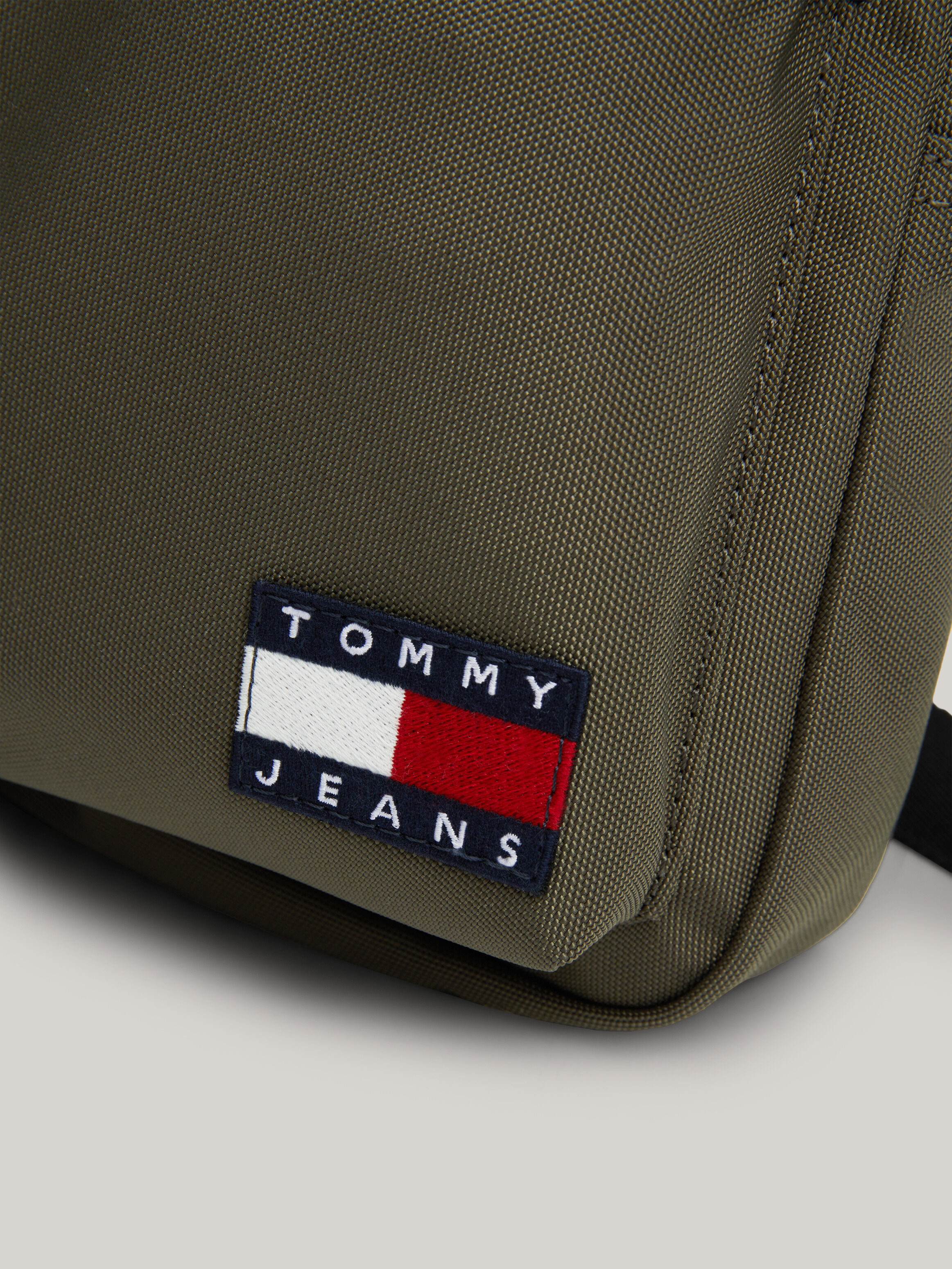 Tommy jeans cool city mini reporter on sale