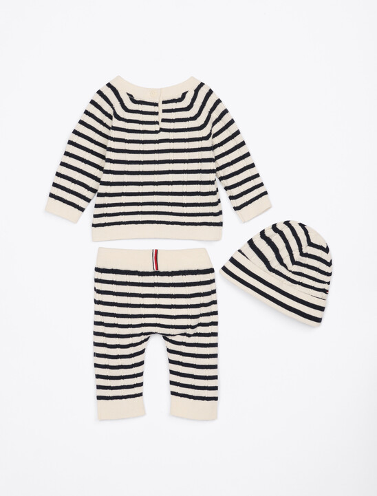 Cable Knit Three-Piece Gift Box