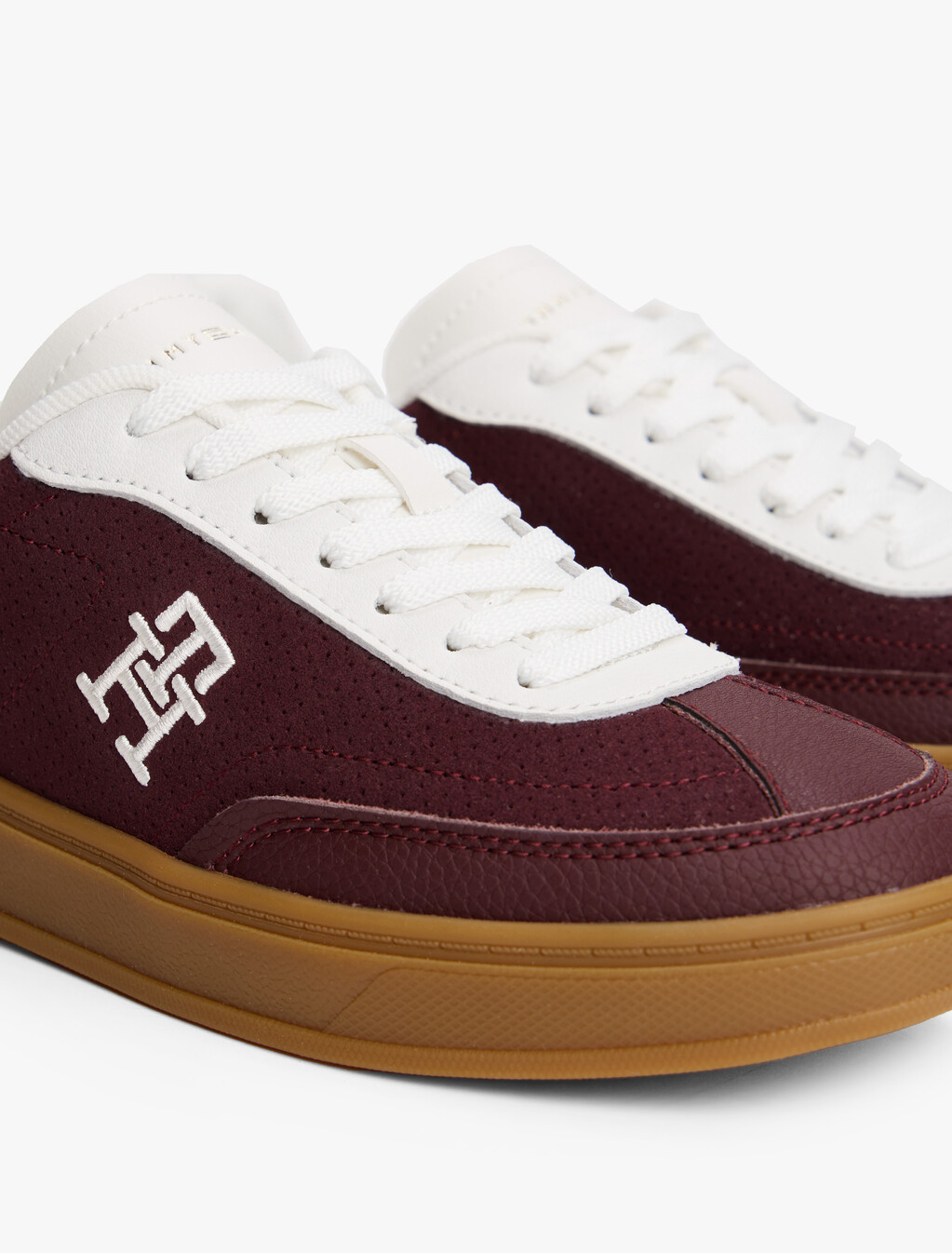 TH Monogram 拼色運動鞋, Burgundy Velvet/Ecru, hi-res