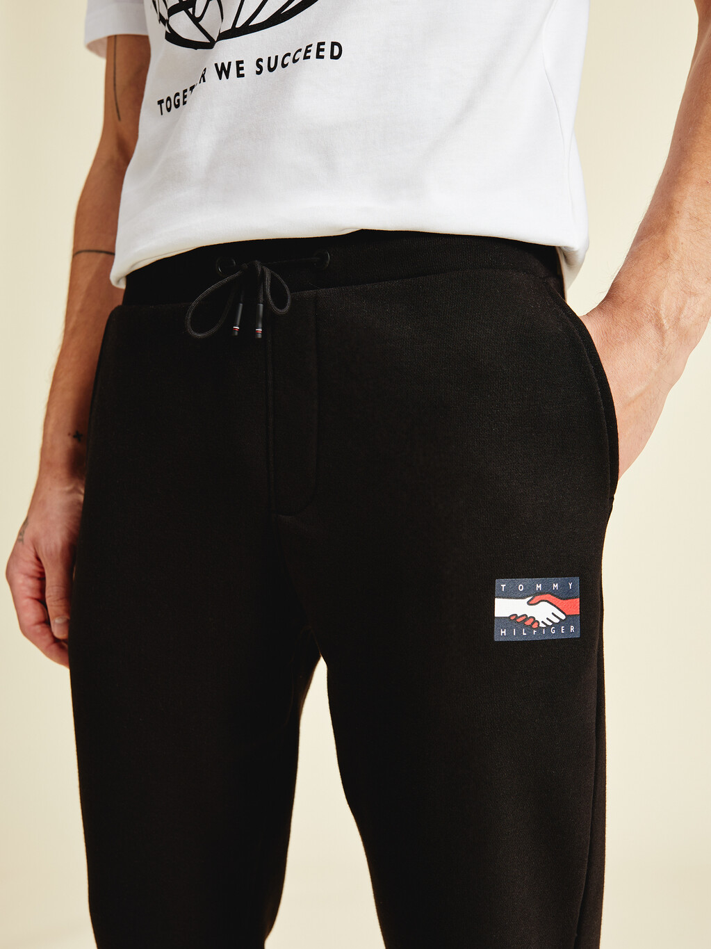 tommy hilfiger sweatpants mens