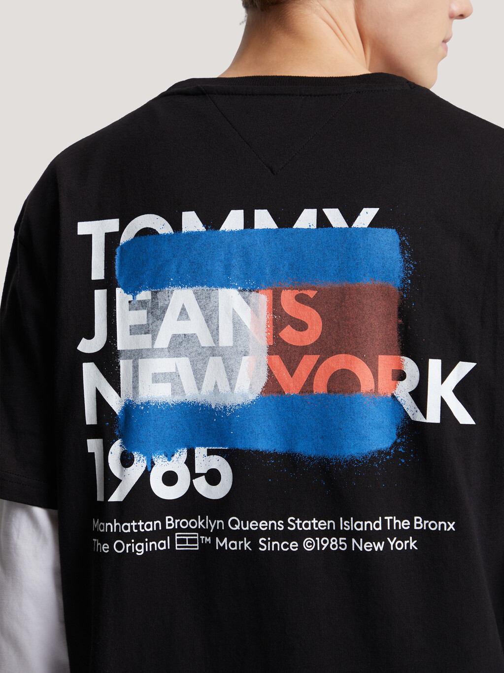 NYC 1985 塗鴉旗幟標誌 T 恤, Black, hi-res