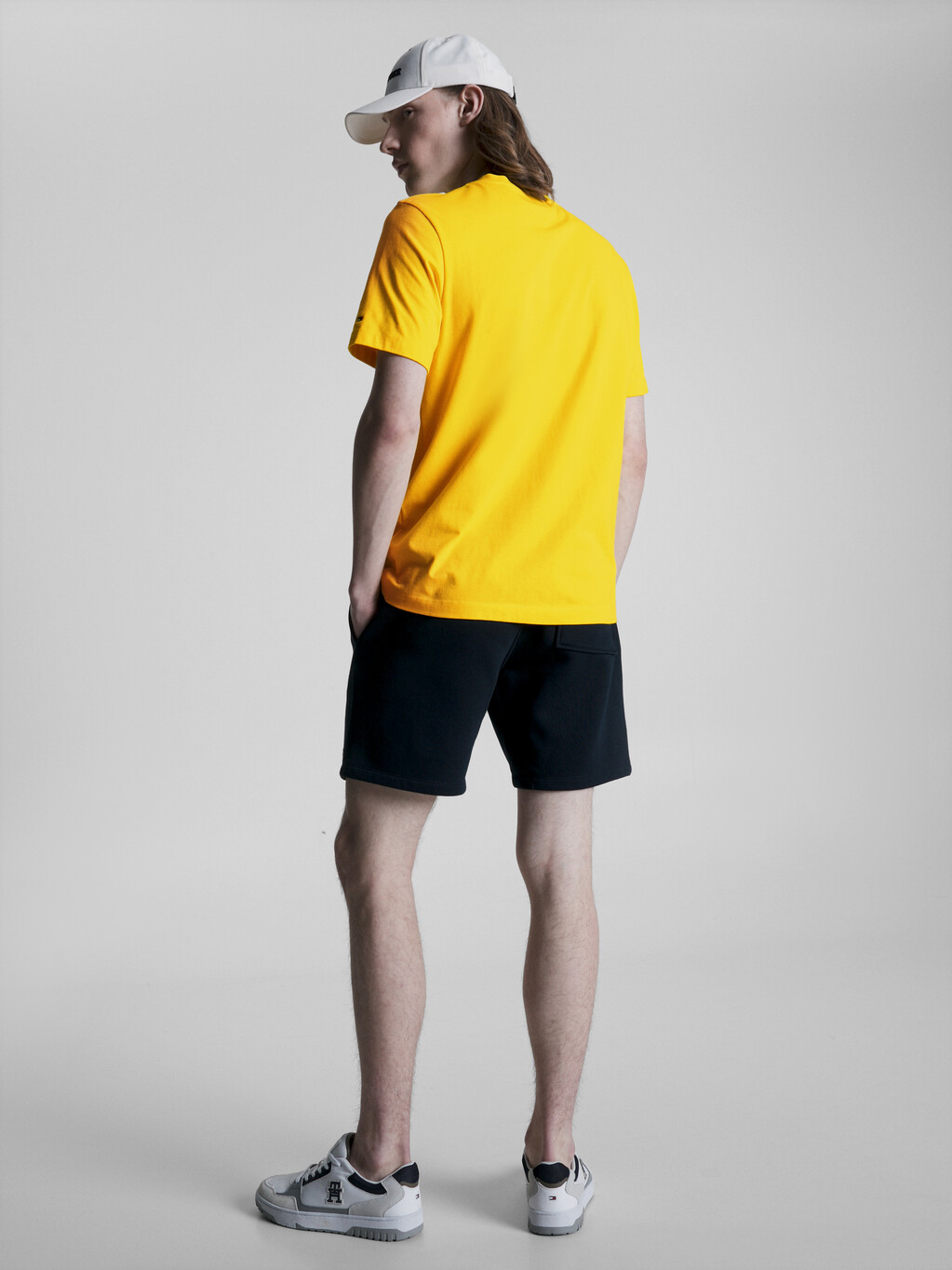 Hilfiger Monotype 刺繡經典版型 T 恤, Vivid Yellow, hi-res