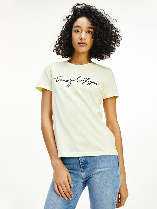Crew Neck Graphic Signature Logo T-Shirt Crew Neck Graphic Signature Logo T-Shirt