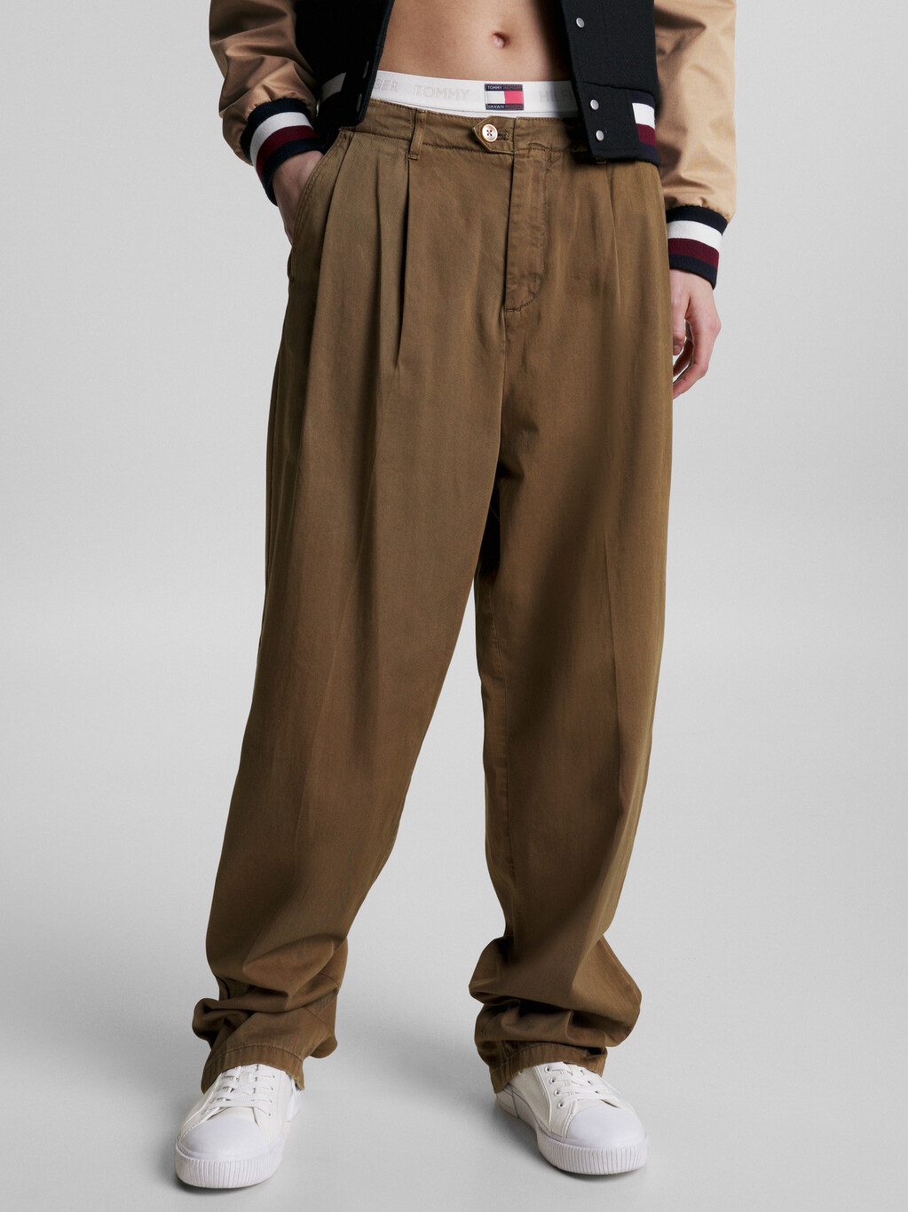 Tommy Hilfiger X Shawn Mendes 褶飾長褲, Countryside Khaki, hi-res